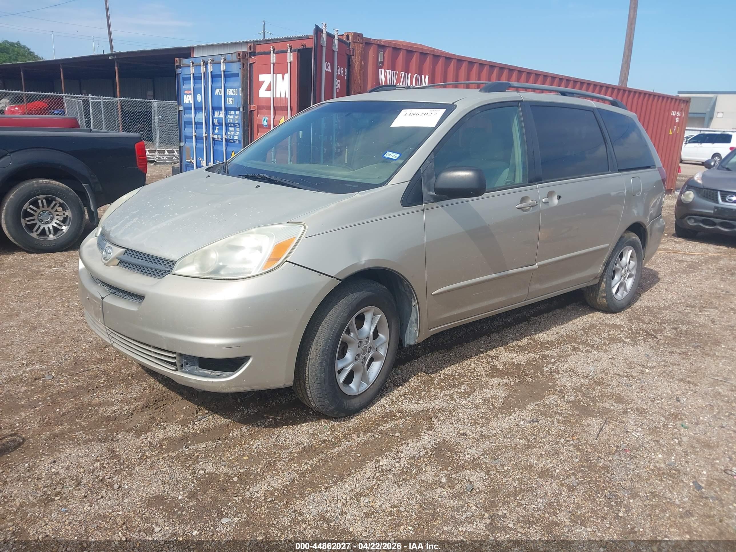 TOYOTA SIENNA image 2