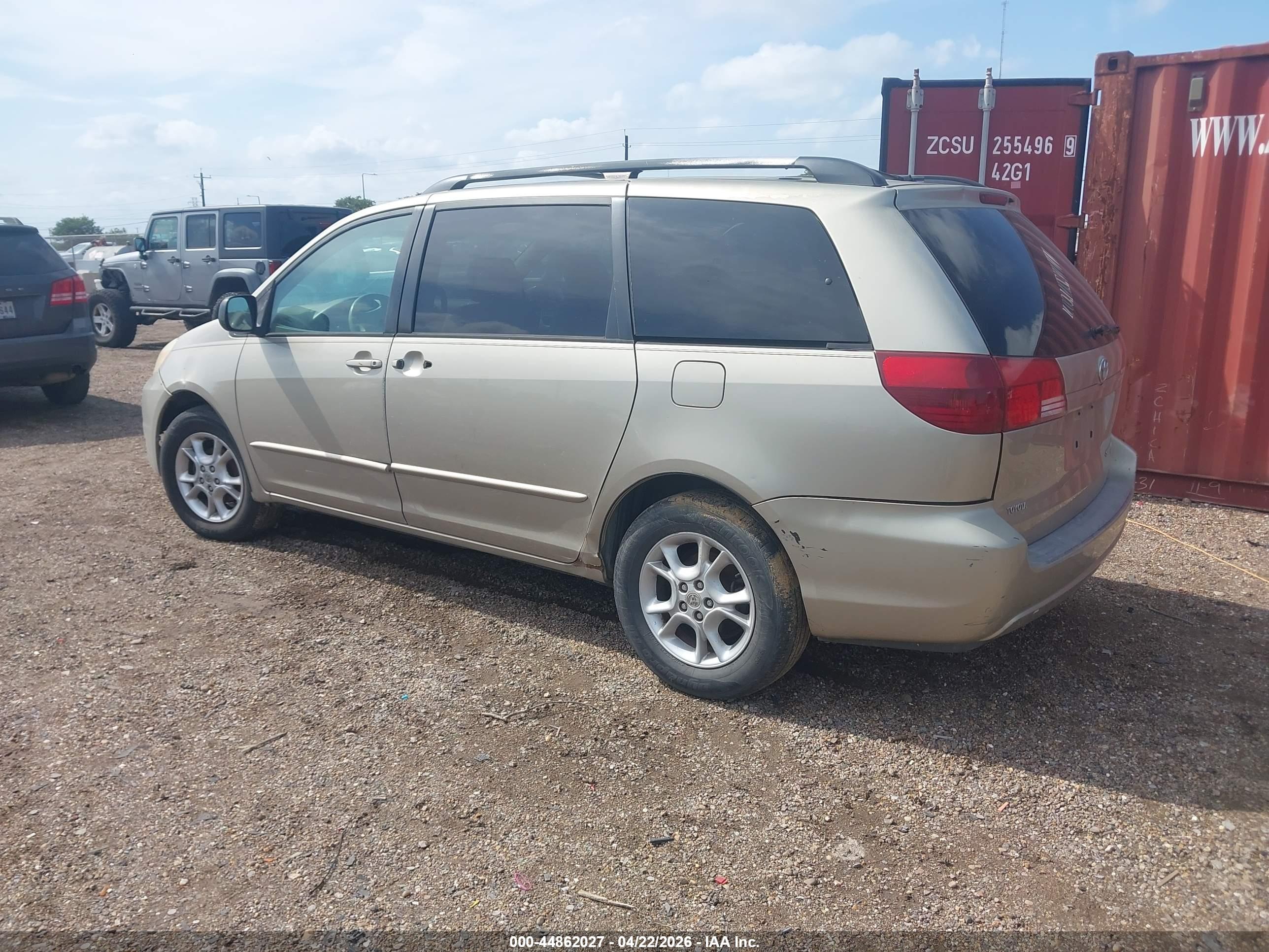 TOYOTA SIENNA image 3