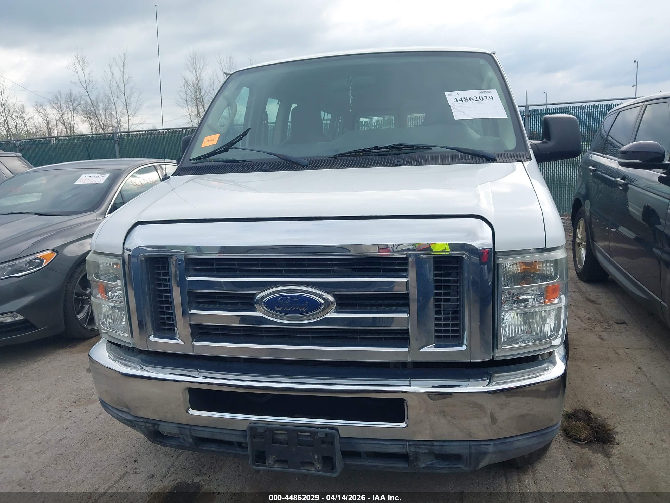 FORD E-350 image 6