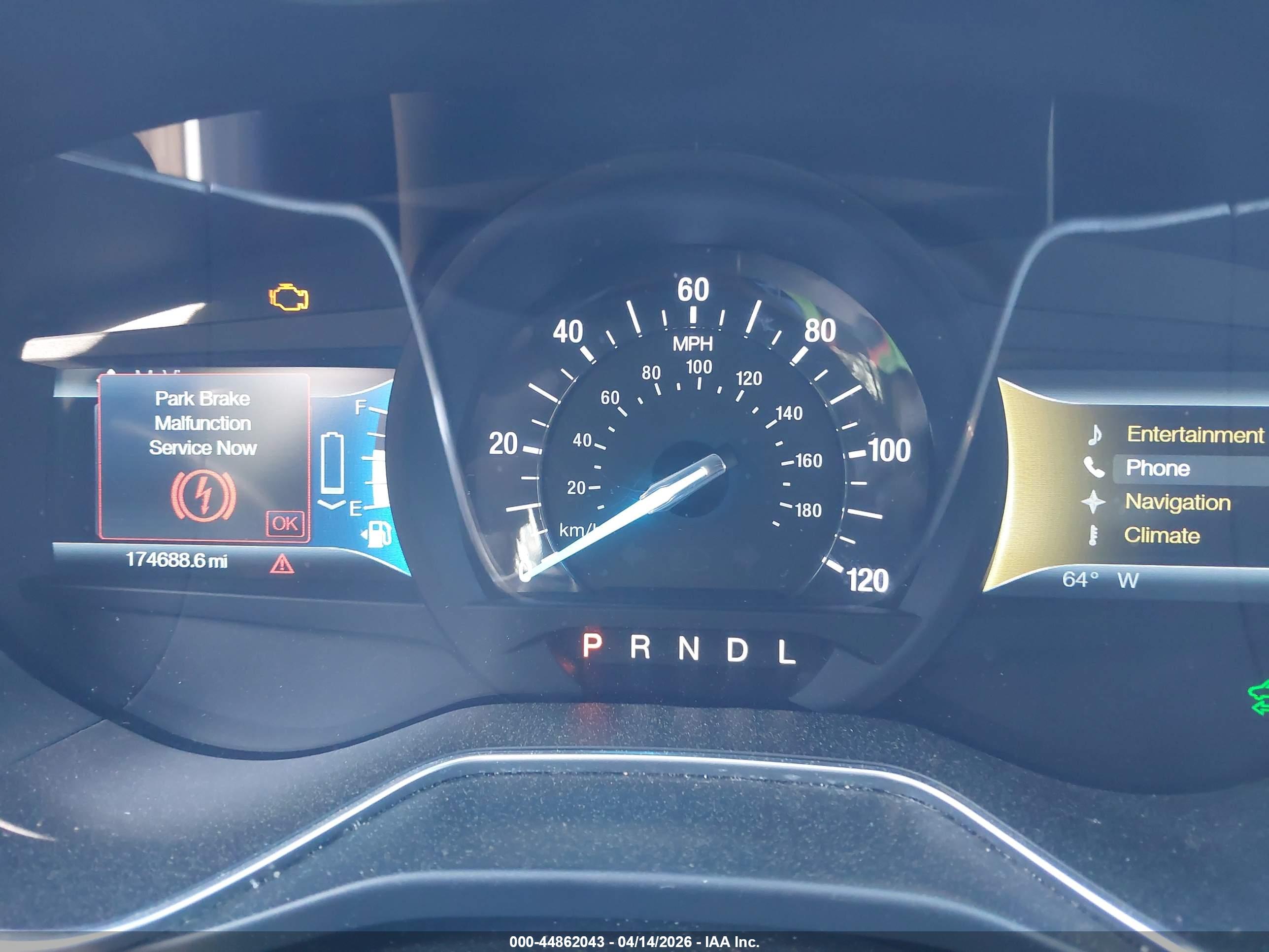 FORD FUSION image 7