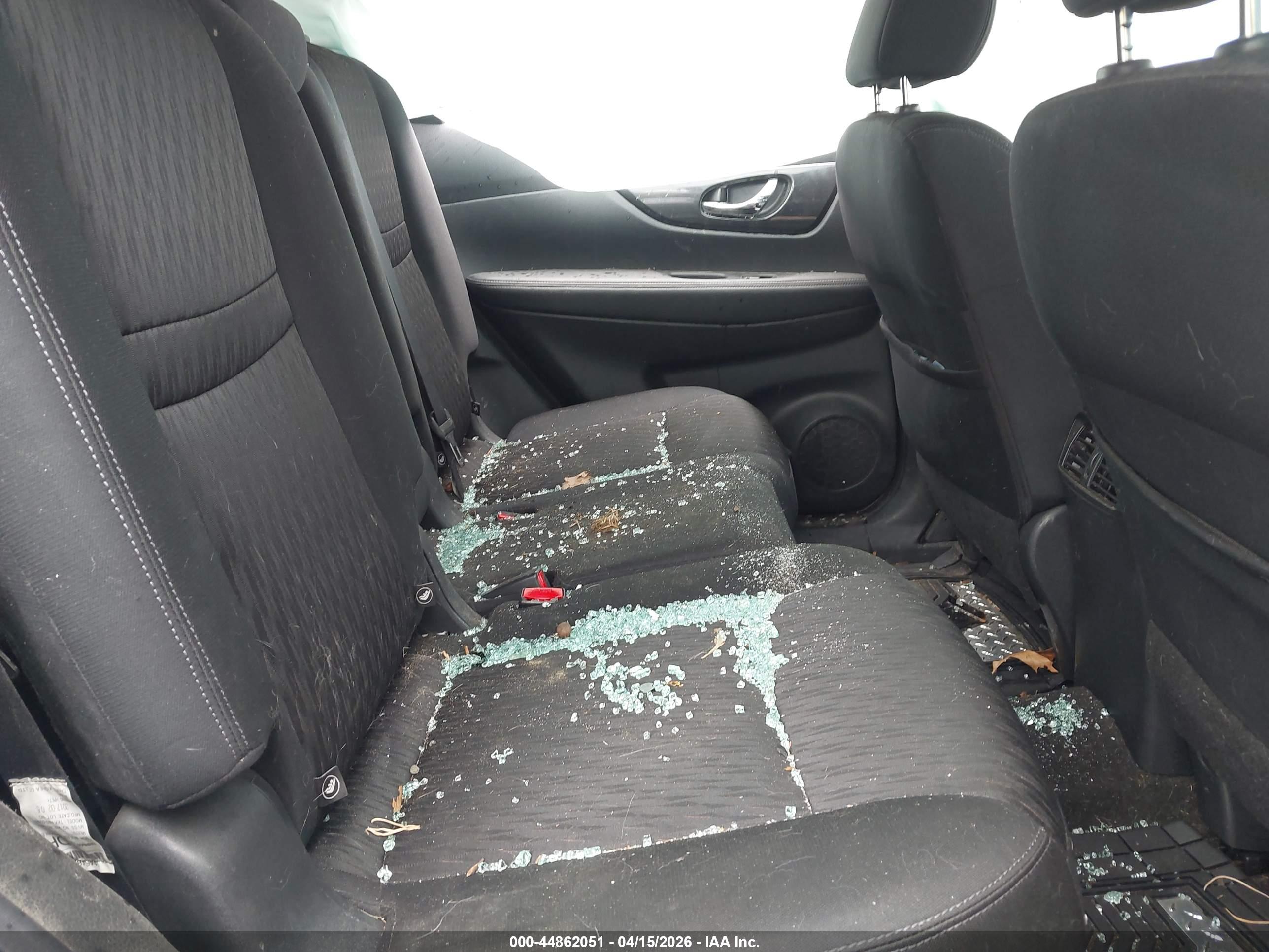 NISSAN ROGUE image 8