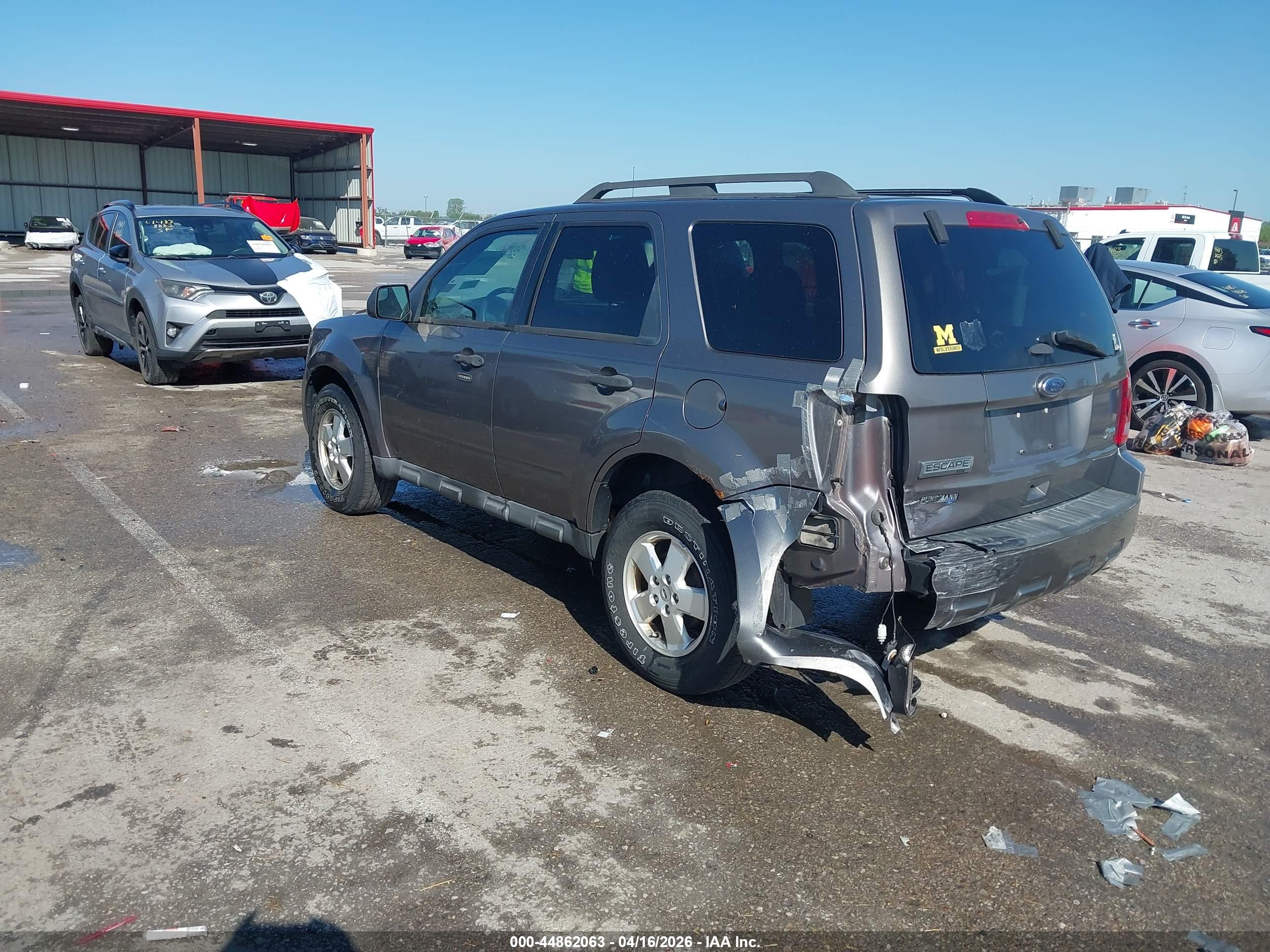 FORD ESCAPE image 3
