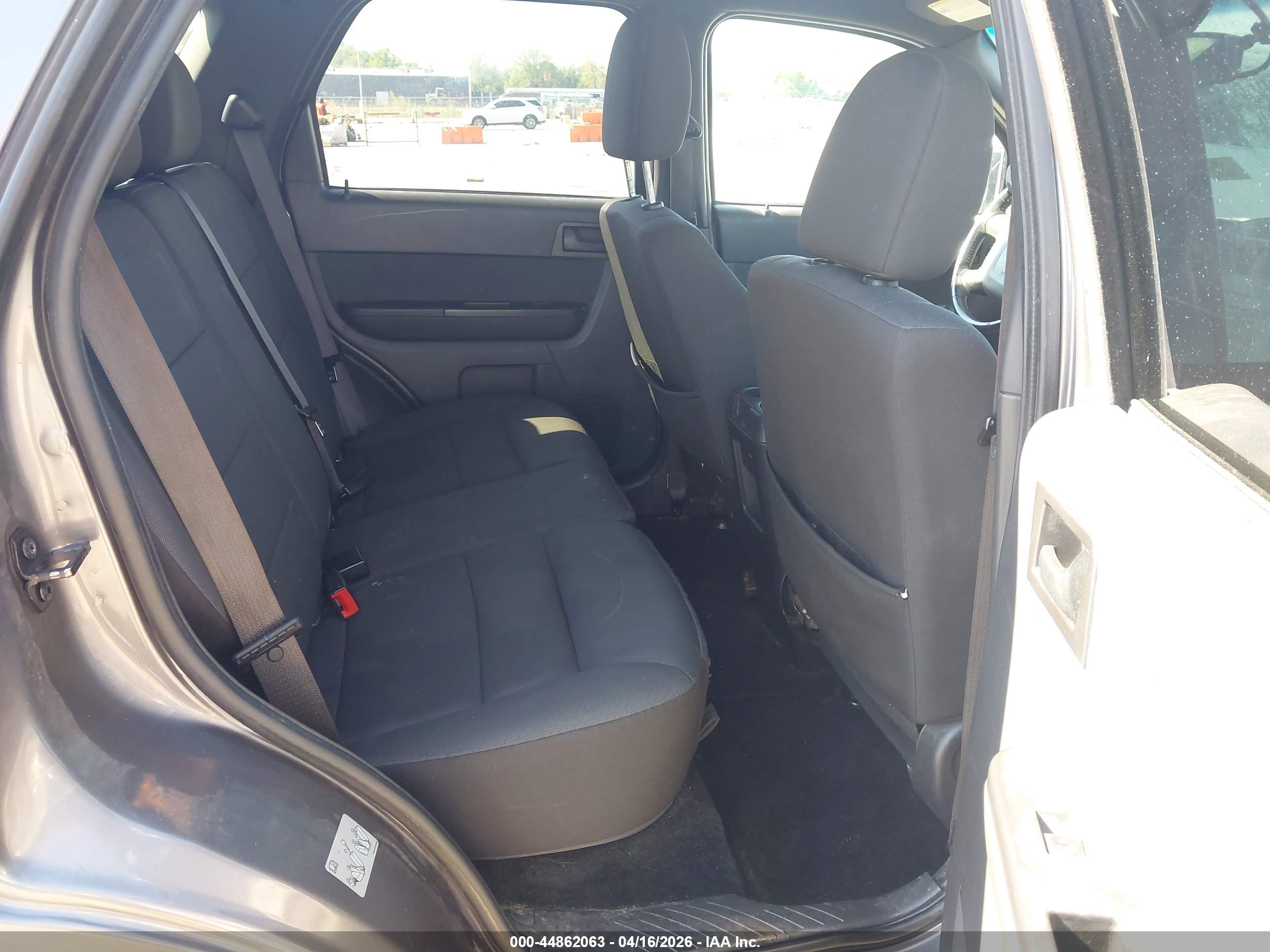FORD ESCAPE image 8