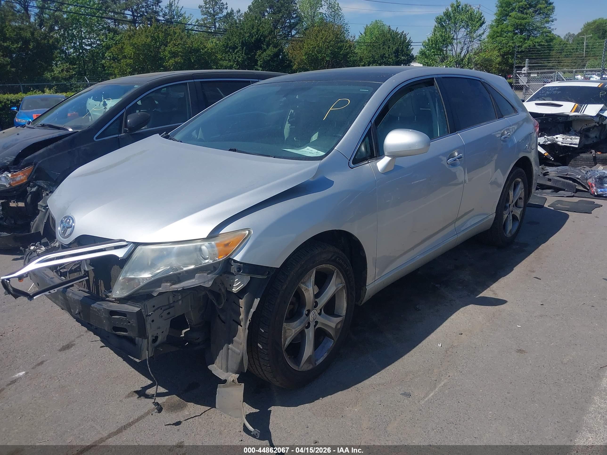 TOYOTA VENZA image 2