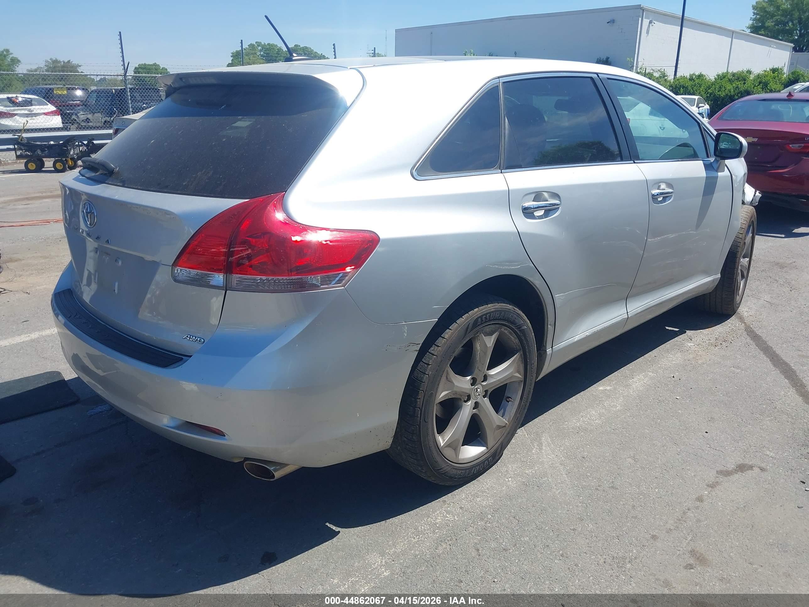 TOYOTA VENZA image 4