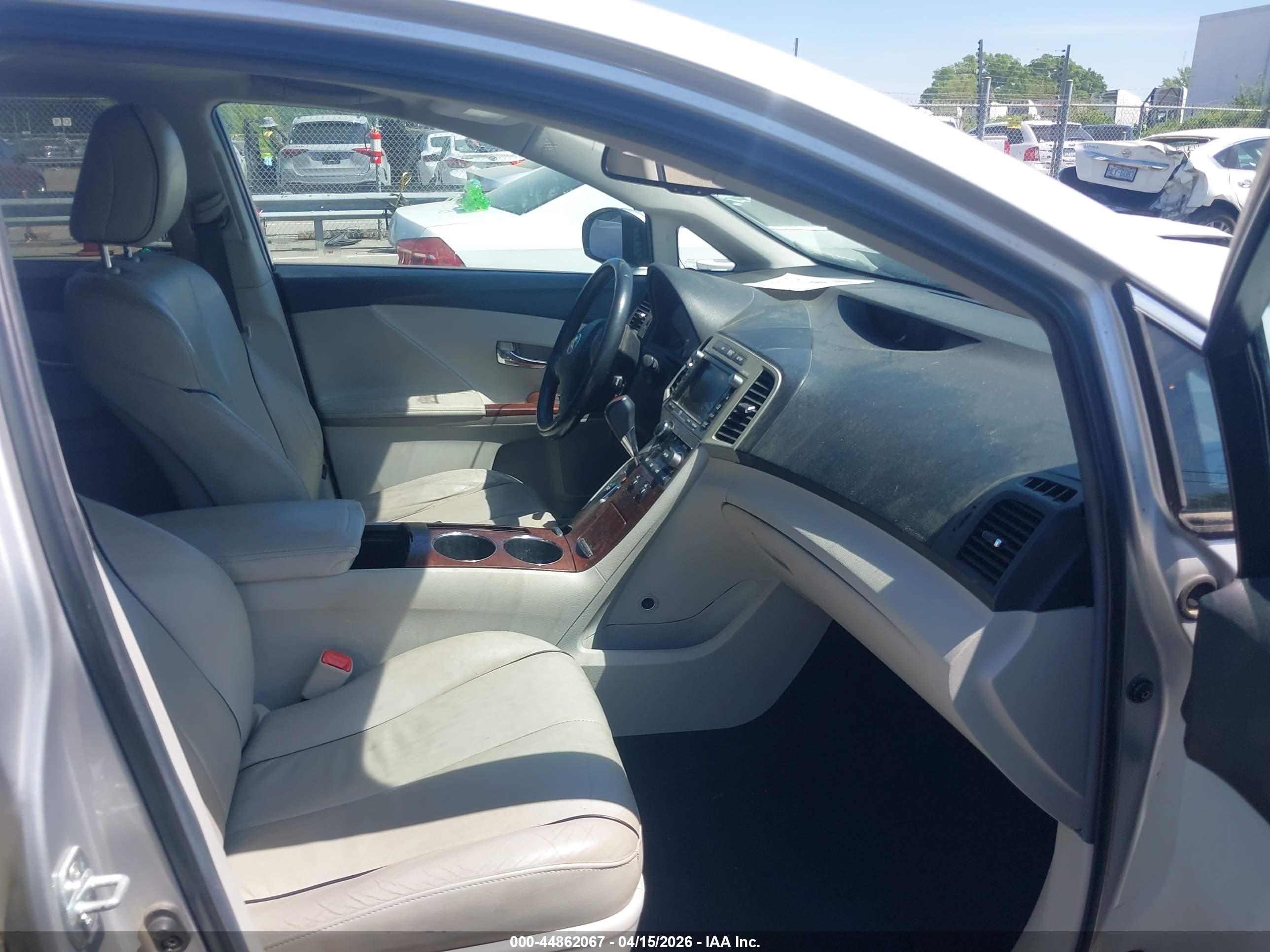 TOYOTA VENZA image 5