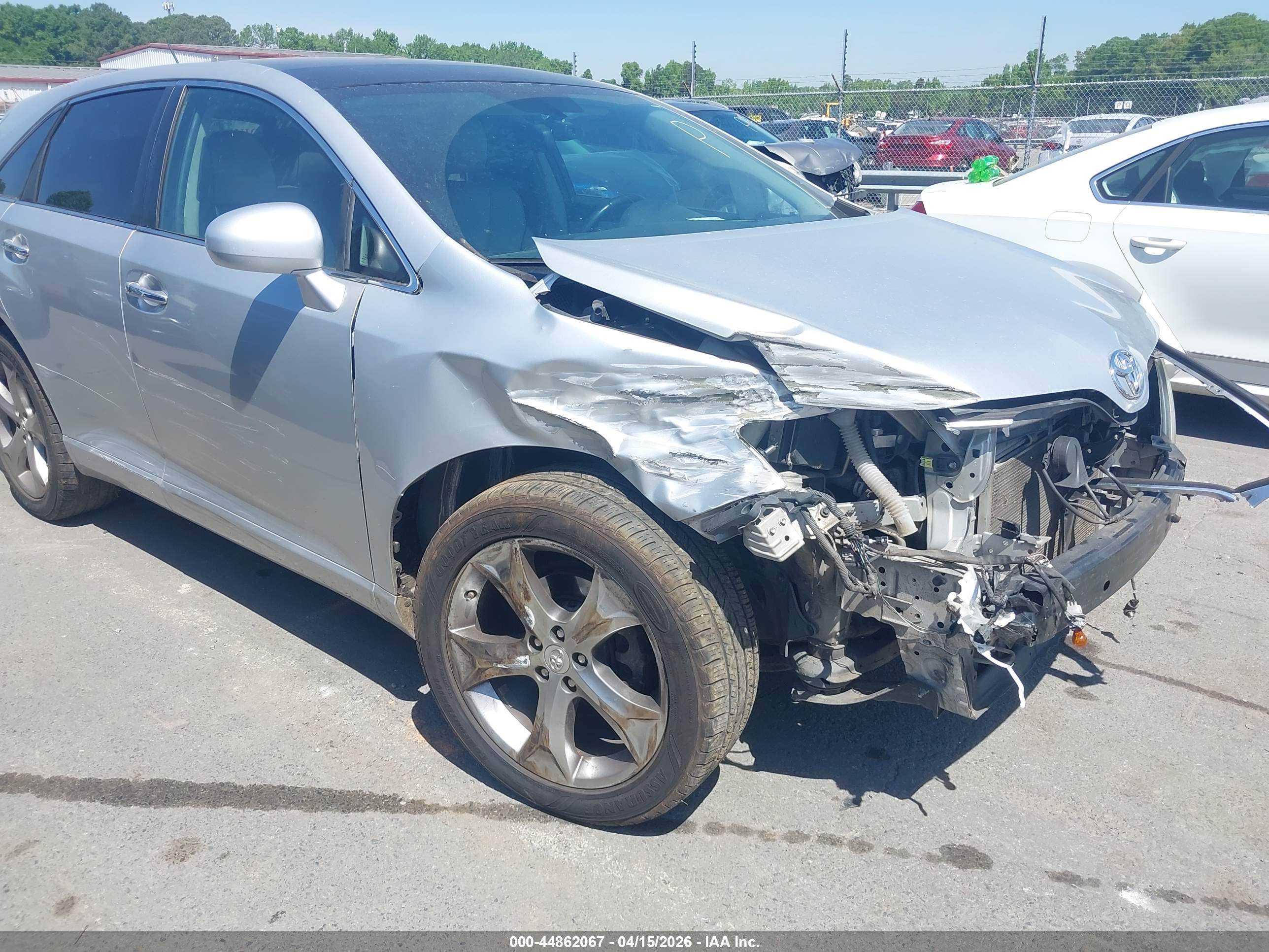 TOYOTA VENZA image 6
