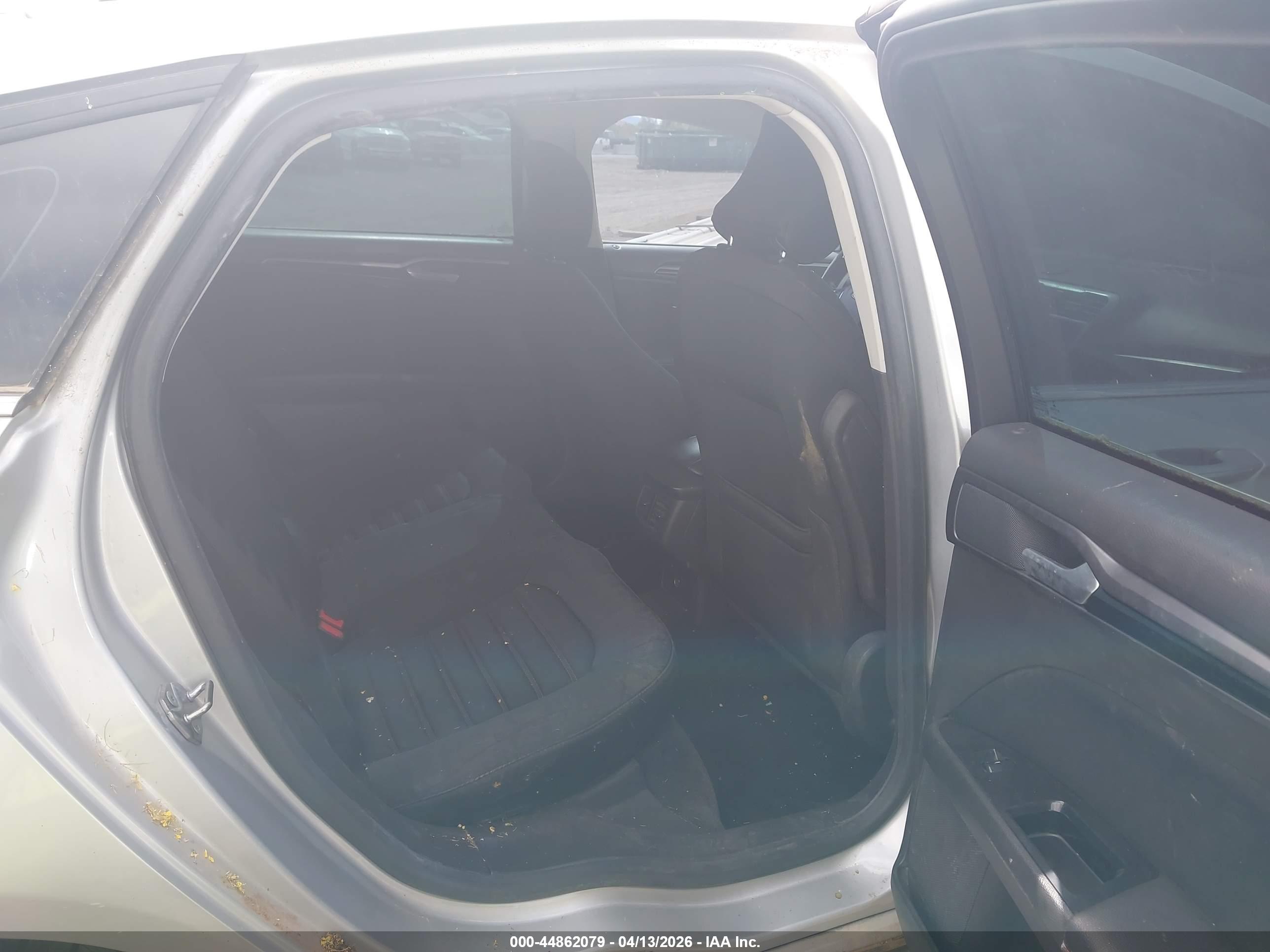 FORD FUSION image 8
