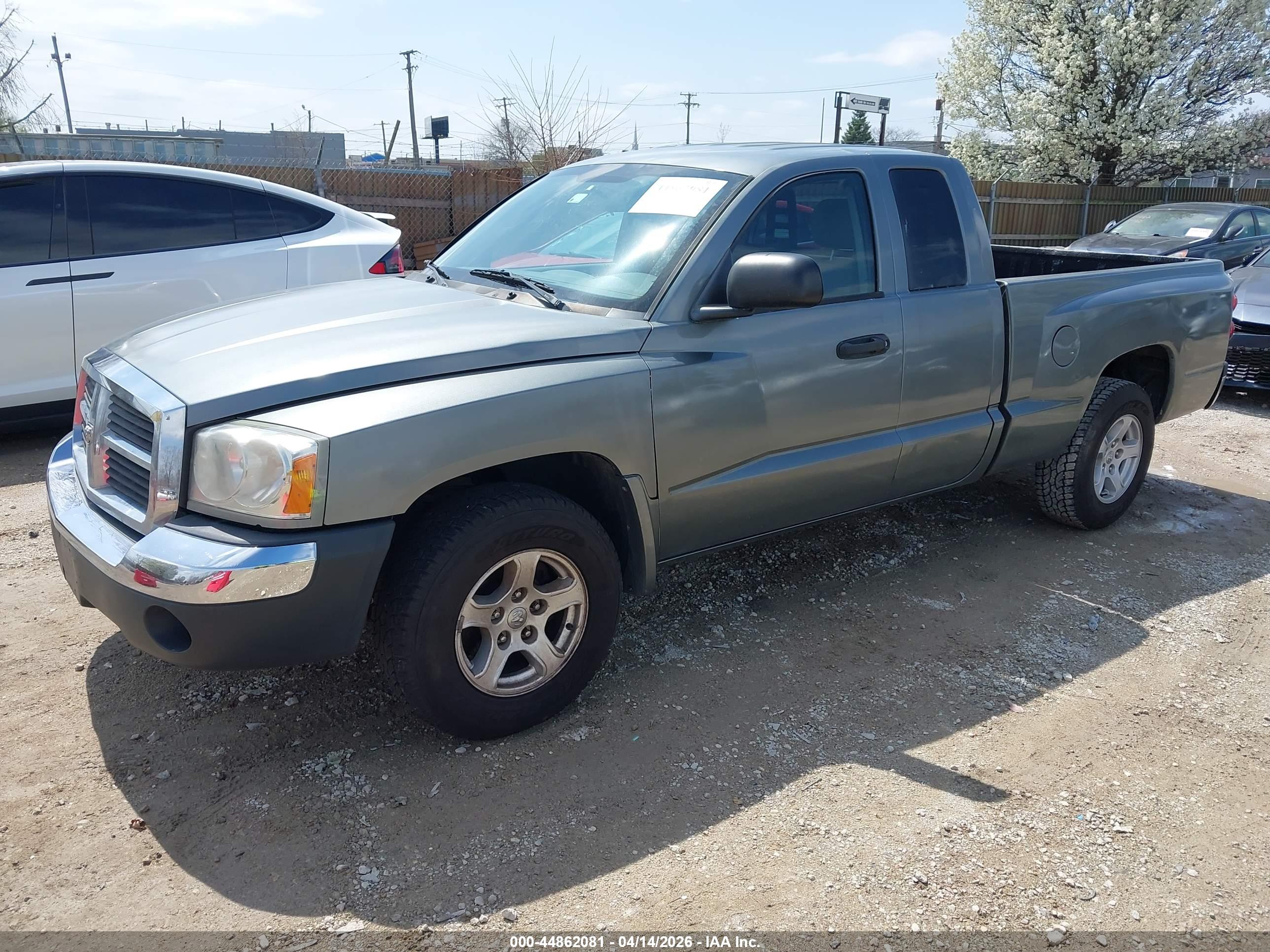 DODGE DAKOTA image 2