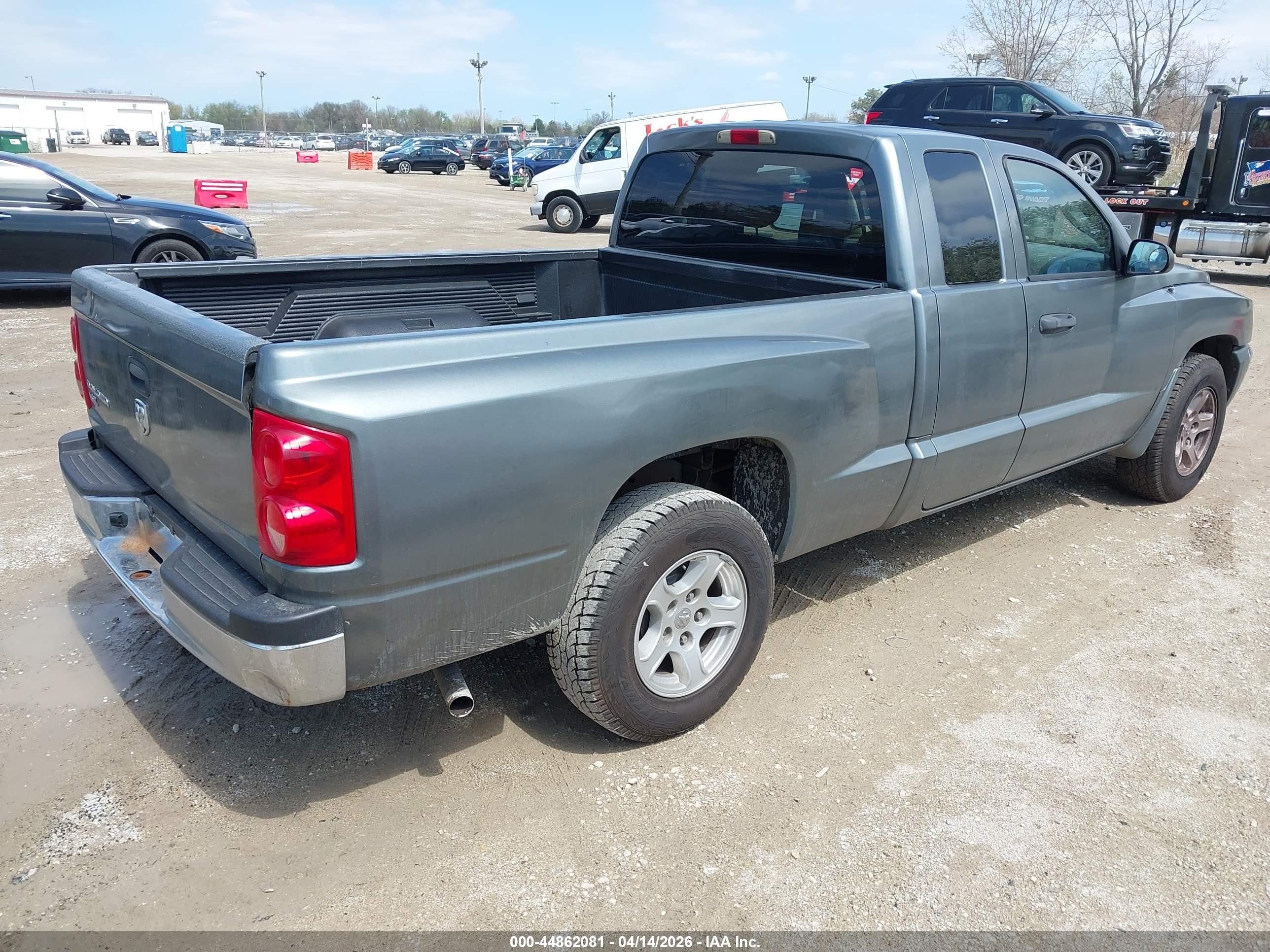 DODGE DAKOTA image 4