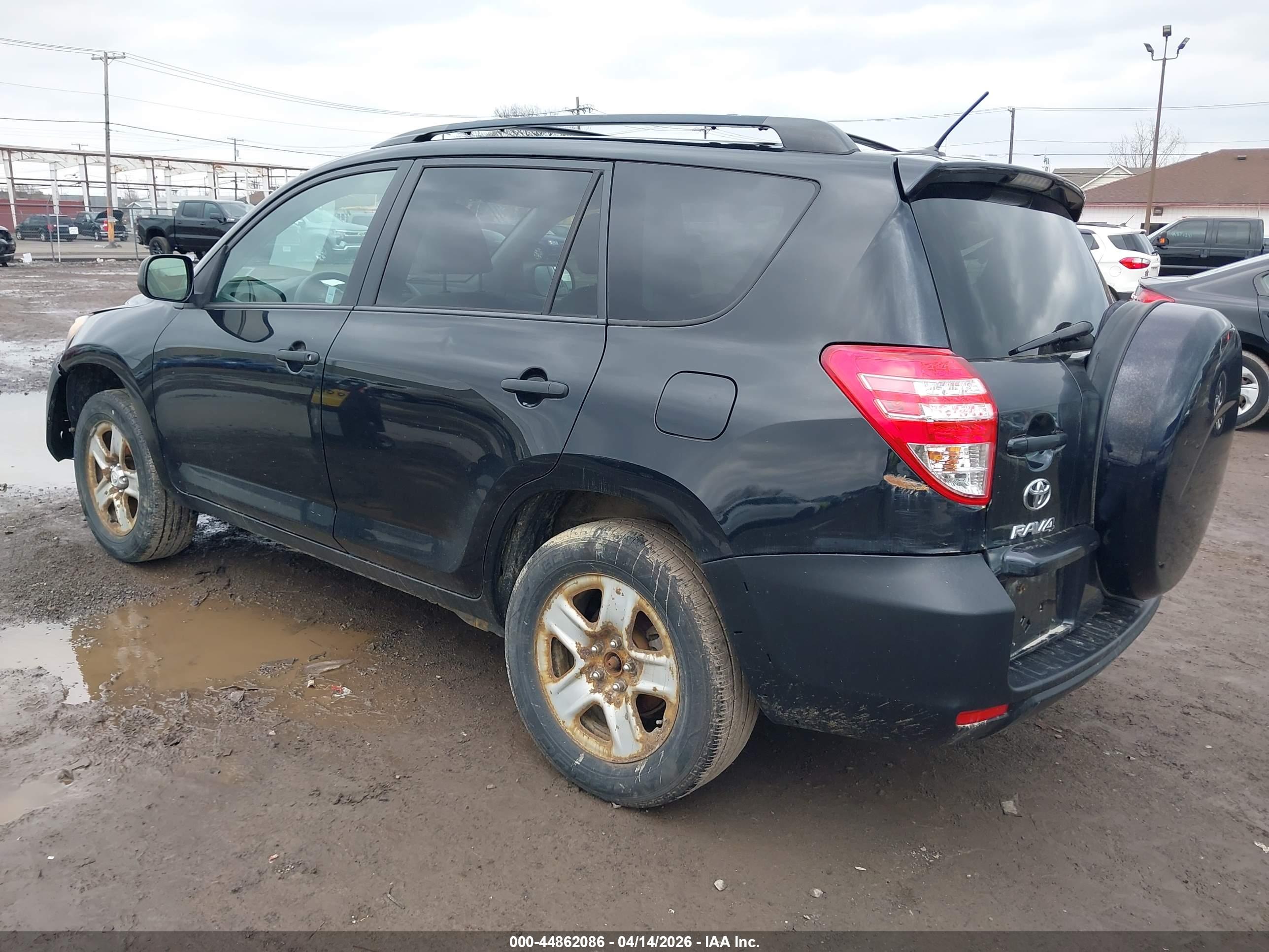 TOYOTA RAV4 image 3