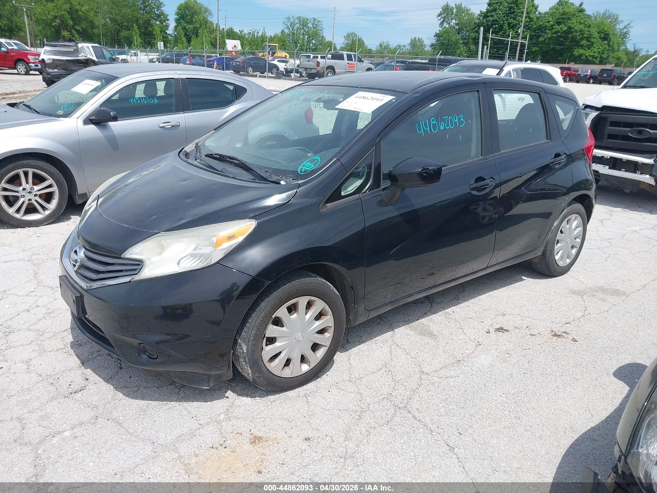 NISSAN VERSA image 2