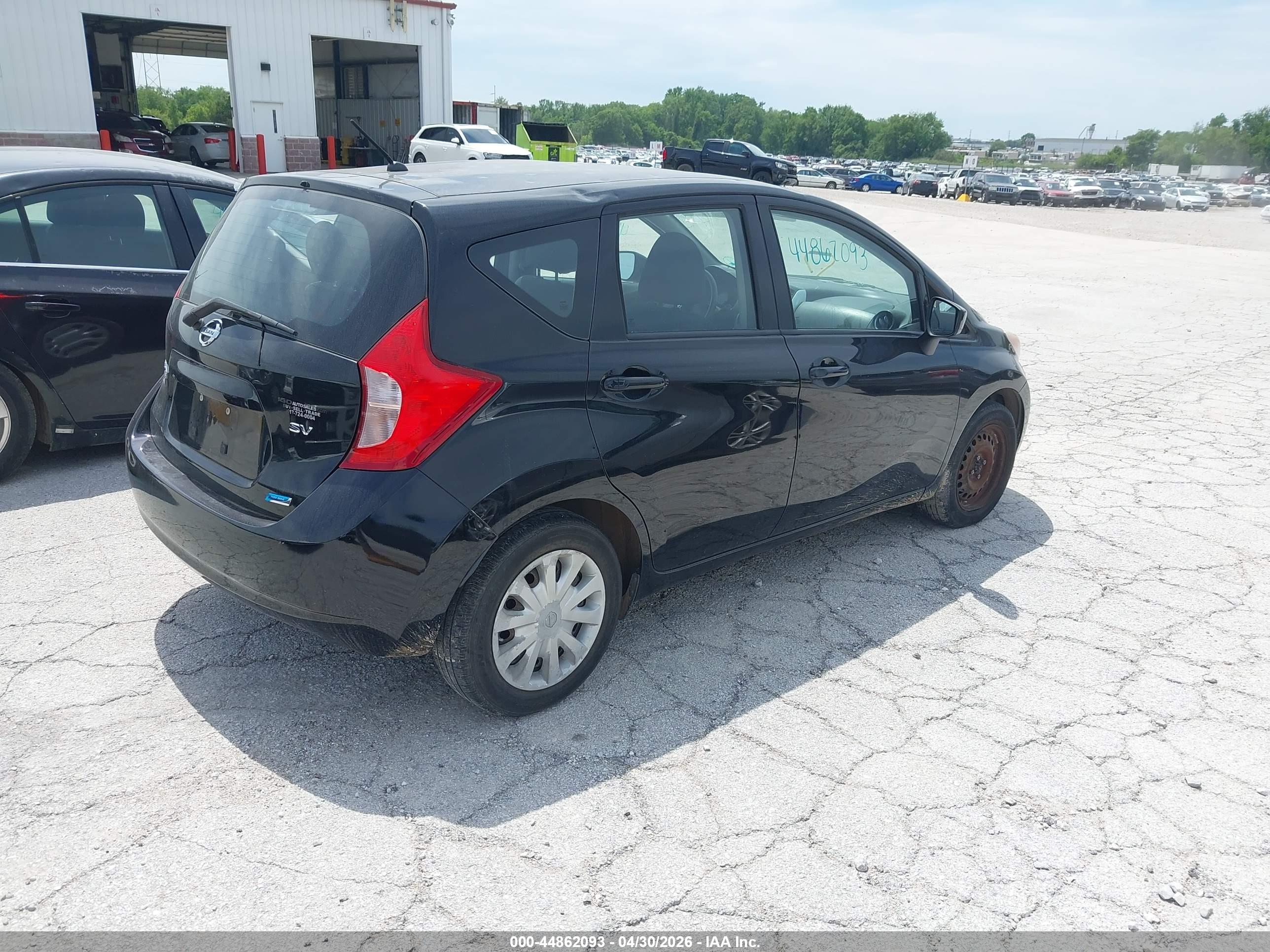 NISSAN VERSA image 4