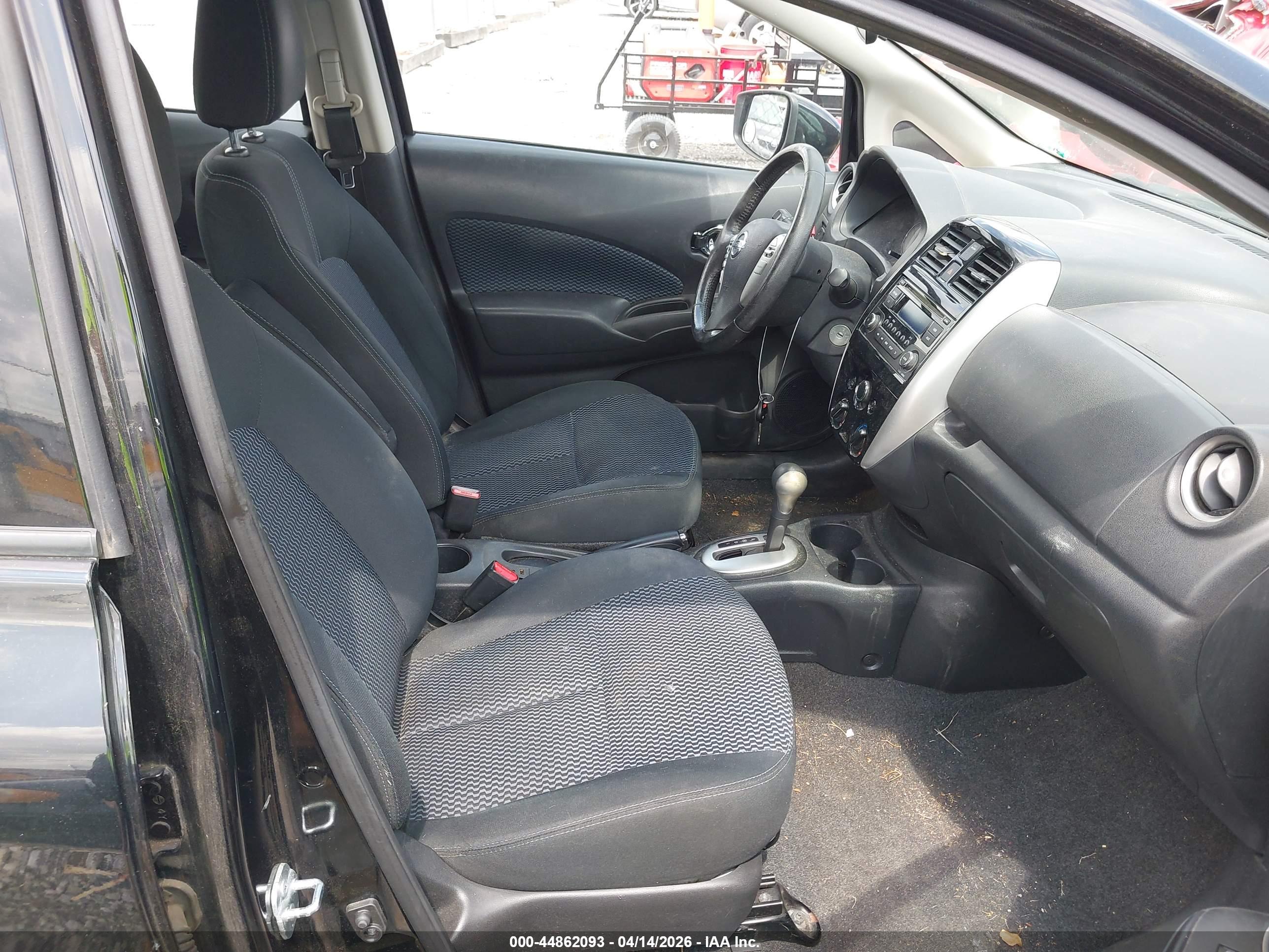 NISSAN VERSA image 5