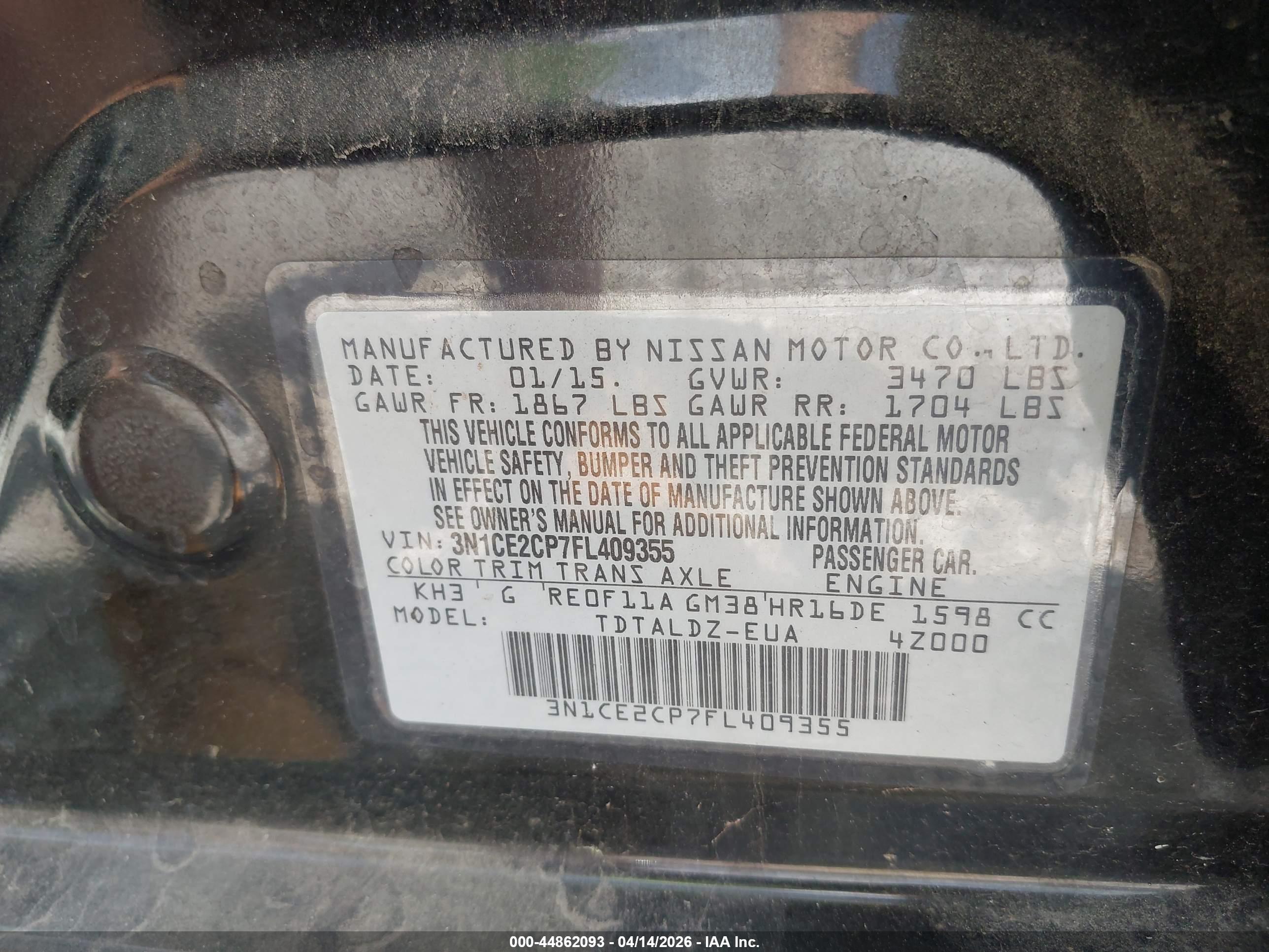NISSAN VERSA image 9