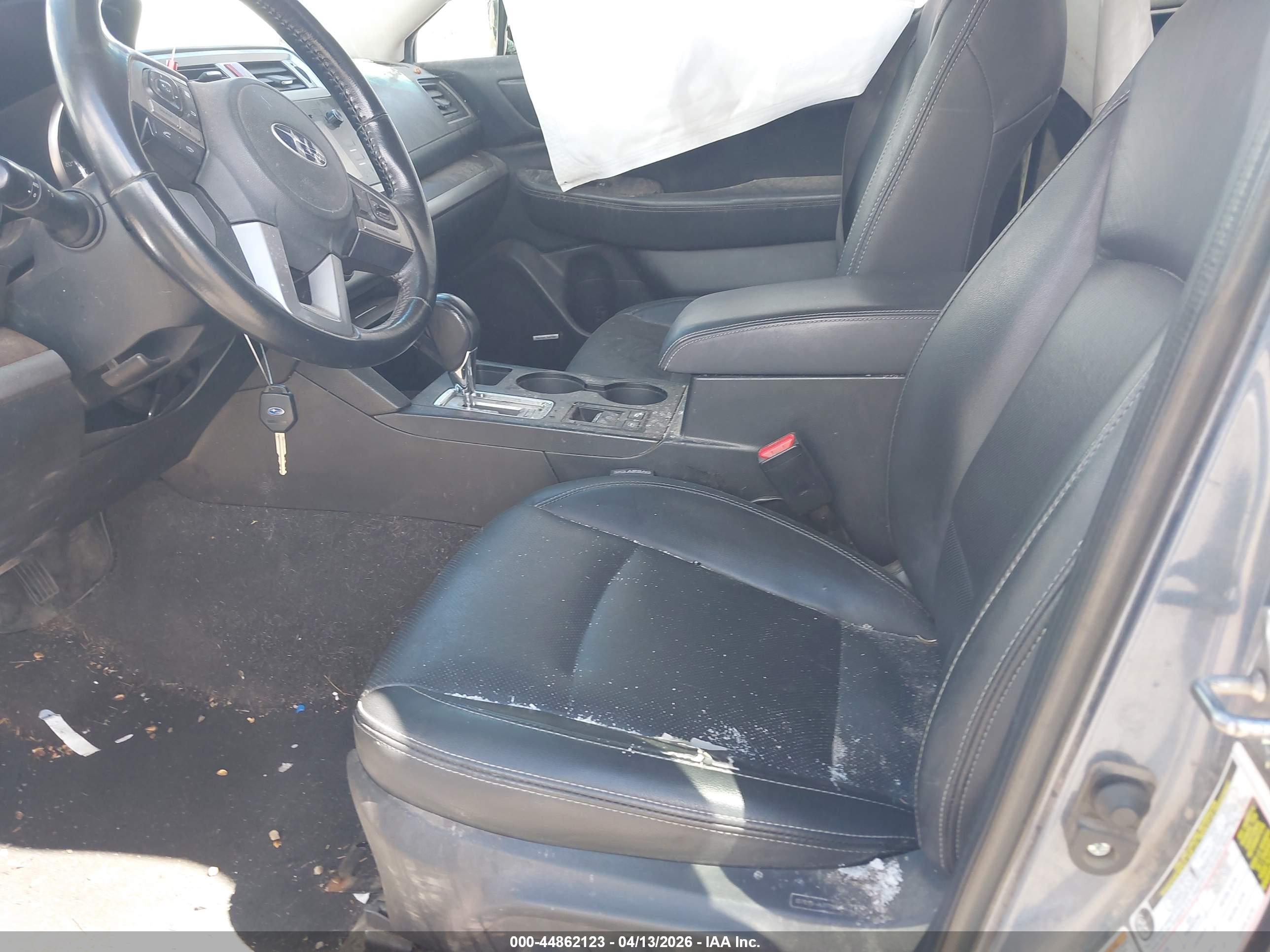 SUBARU OUTBACK image 5
