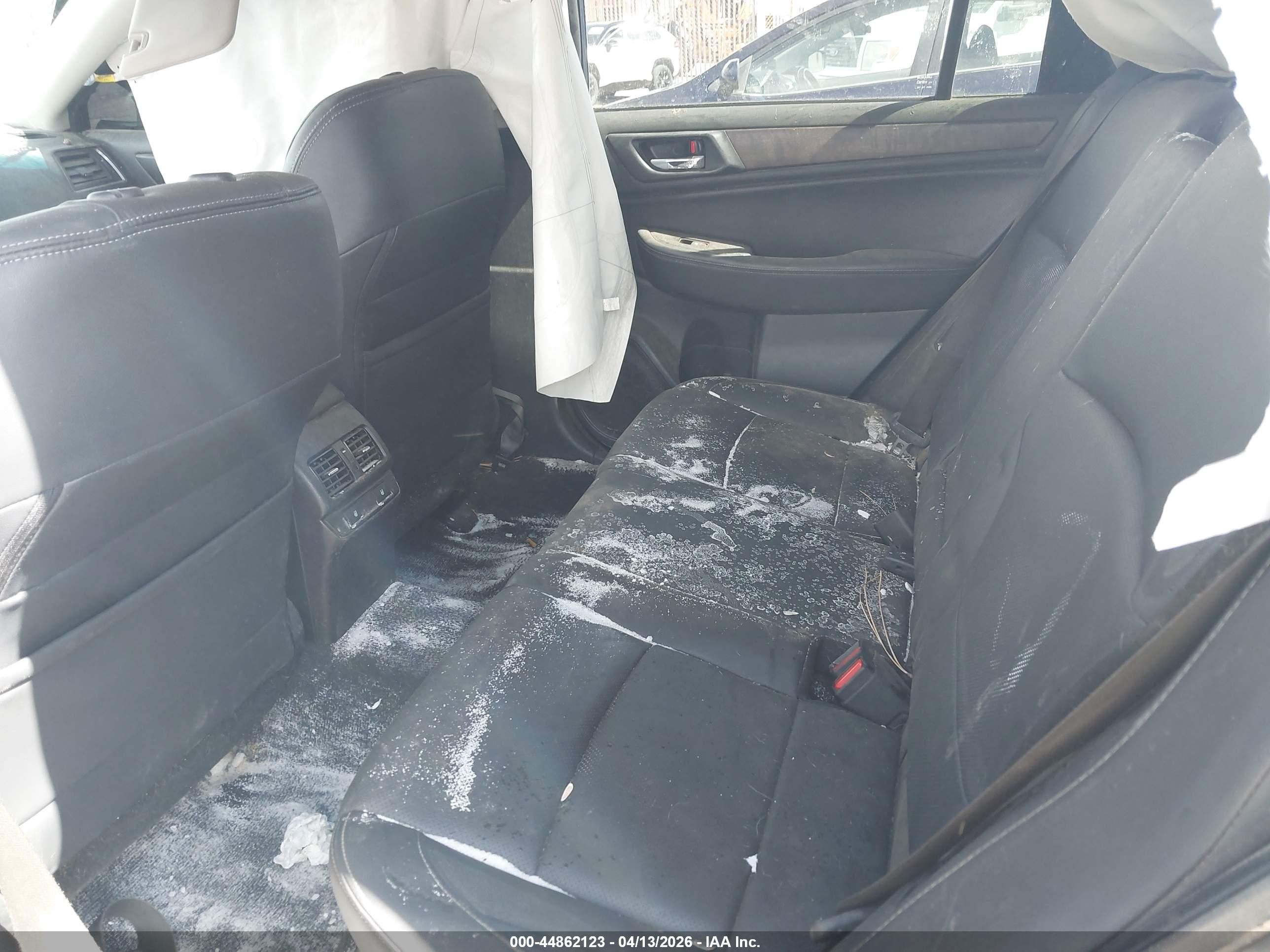 SUBARU OUTBACK image 8