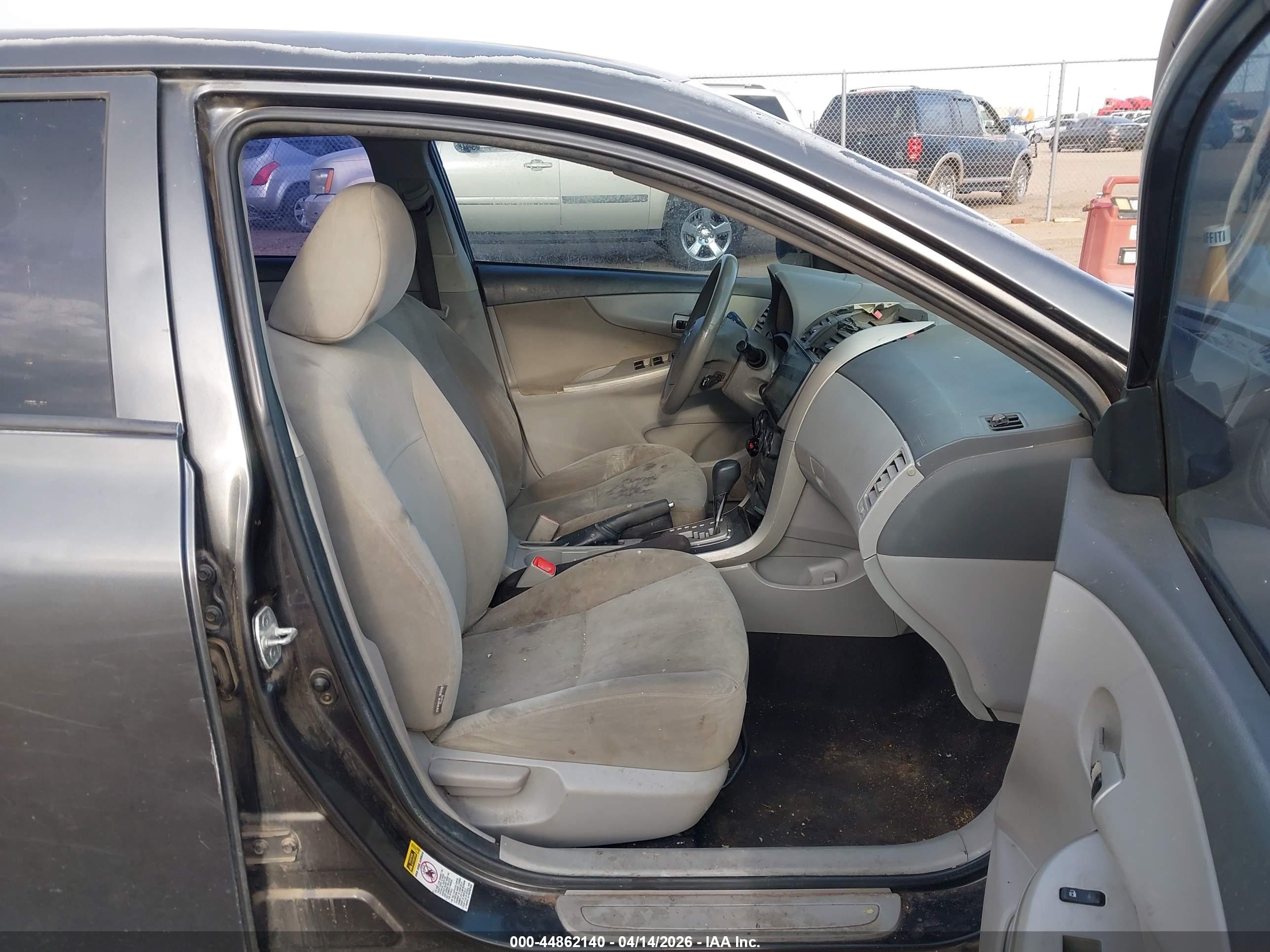 TOYOTA COROLLA image 5