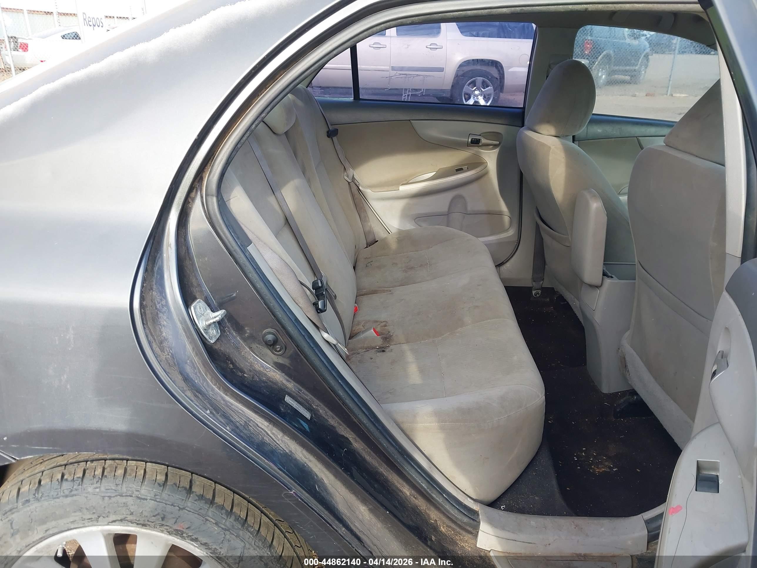 TOYOTA COROLLA image 8
