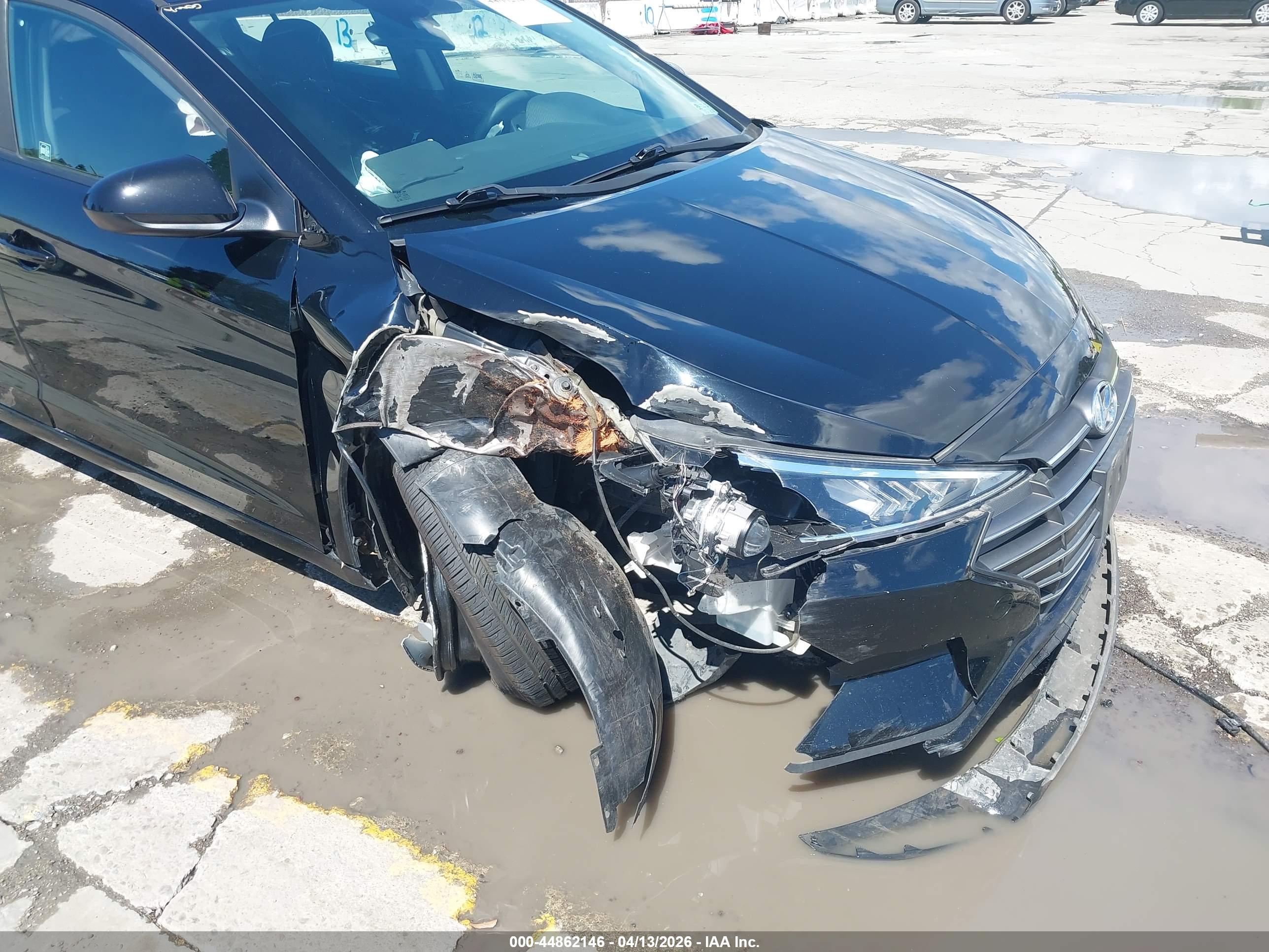 HYUNDAI ELANTRA image 6