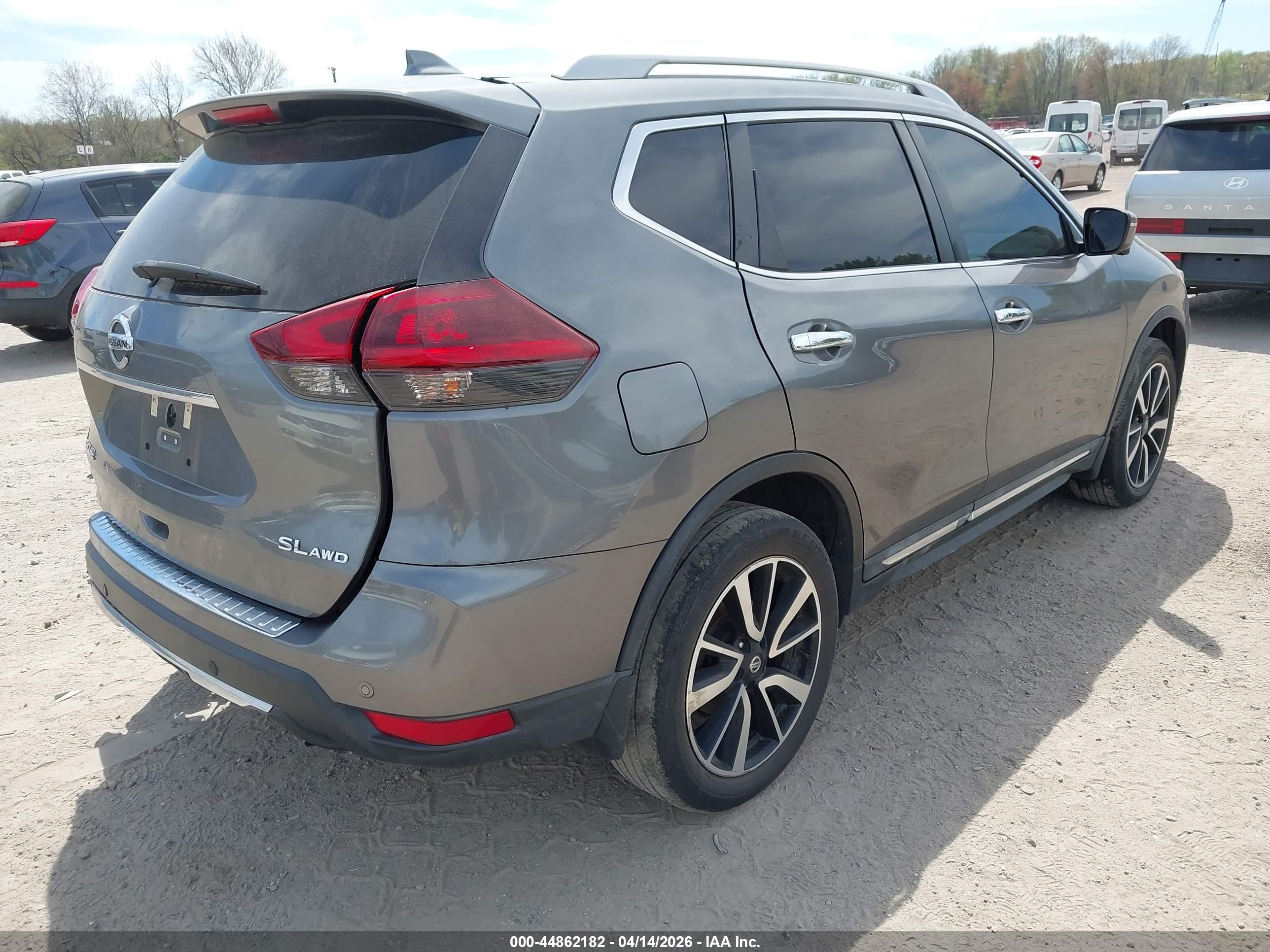 NISSAN ROGUE image 4