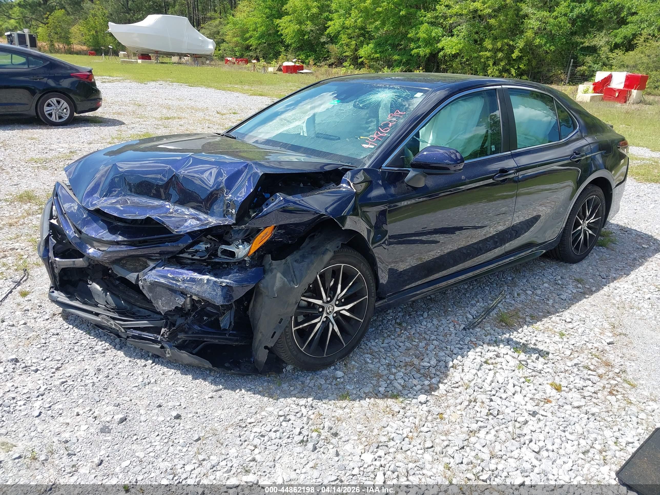 TOYOTA CAMRY image 2