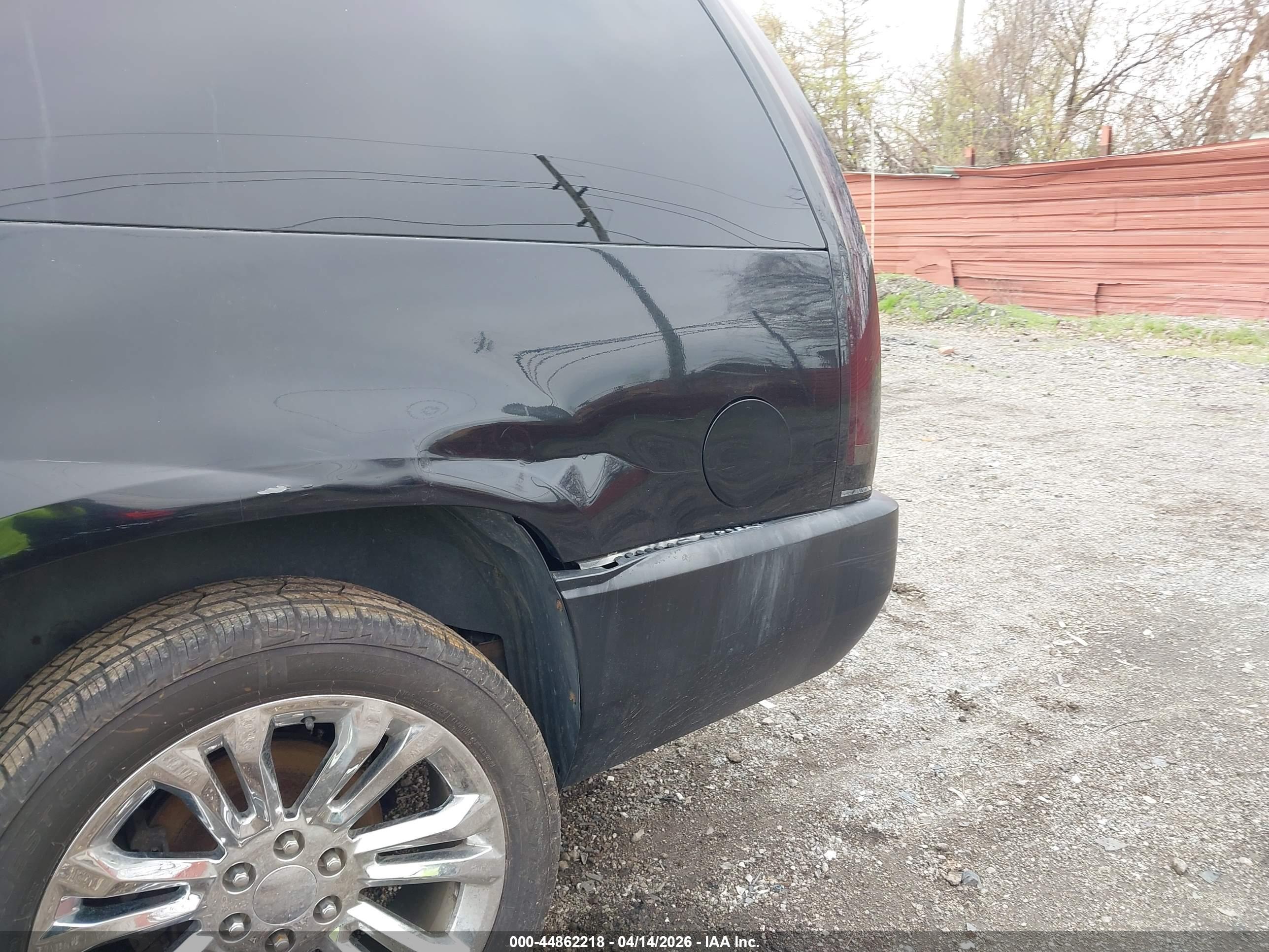 CADILLAC ESCALADE image 6