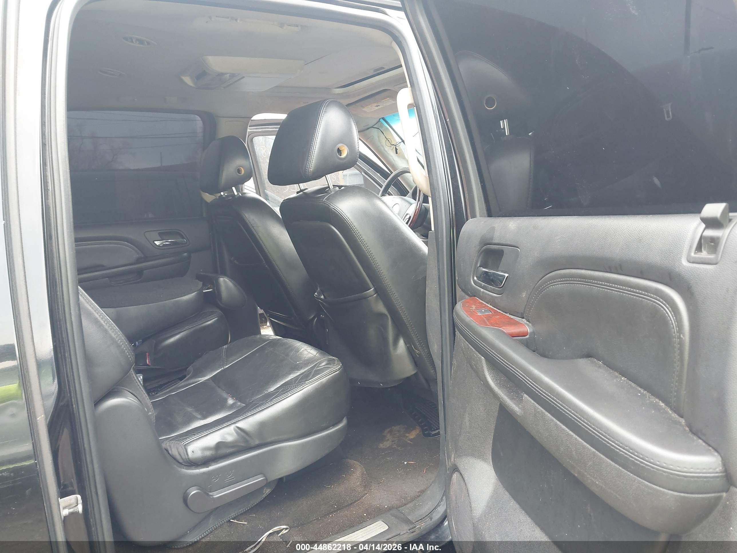 CADILLAC ESCALADE image 8