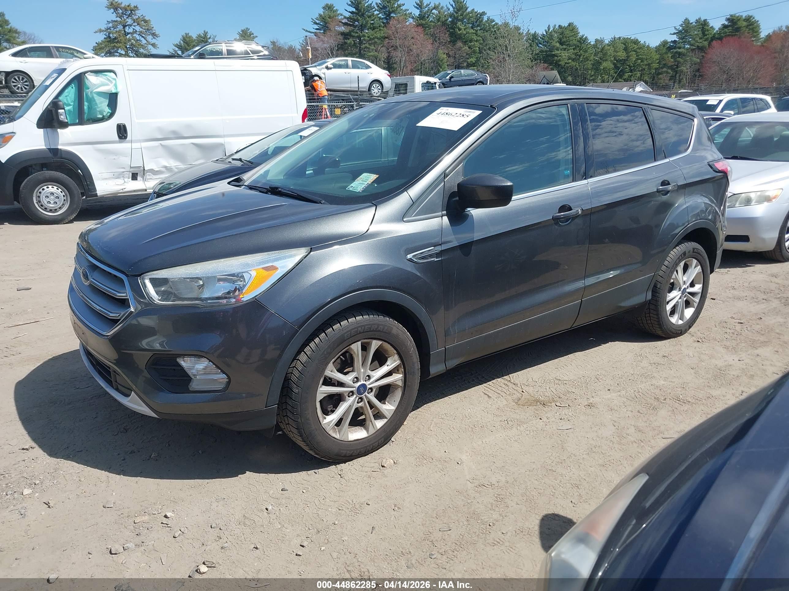 FORD ESCAPE image 2