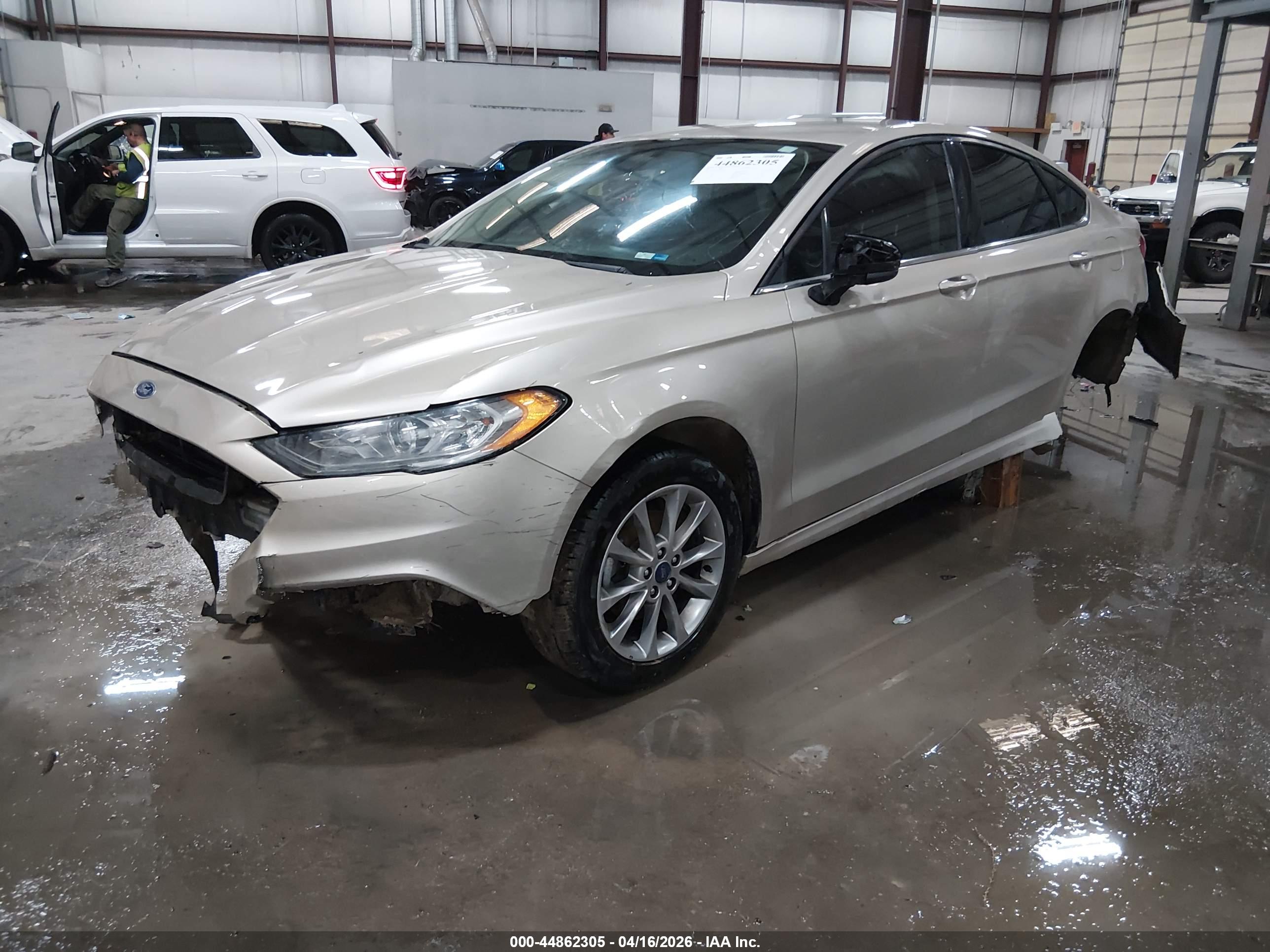 FORD FUSION image 2