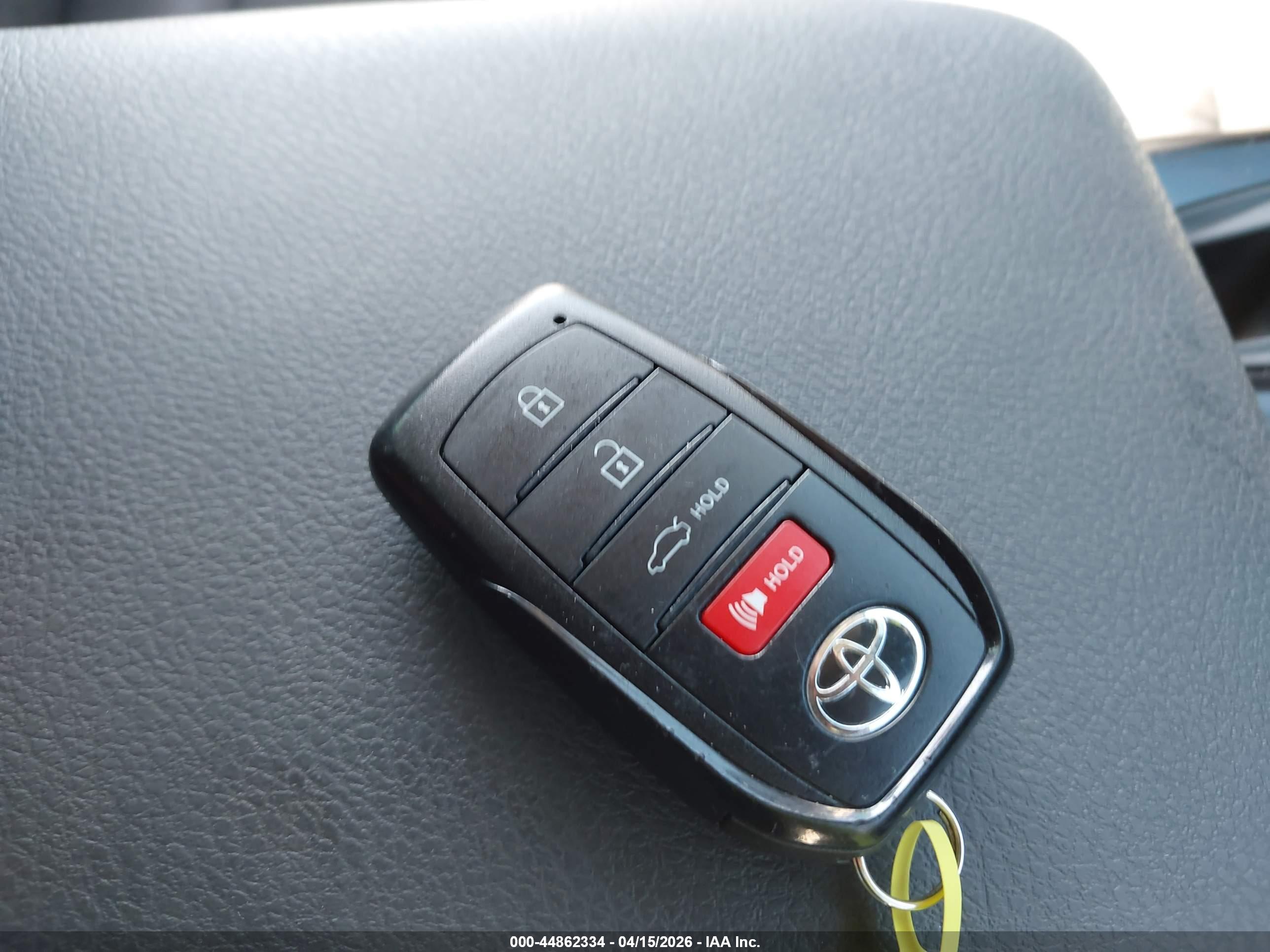TOYOTA CAMRY image 11