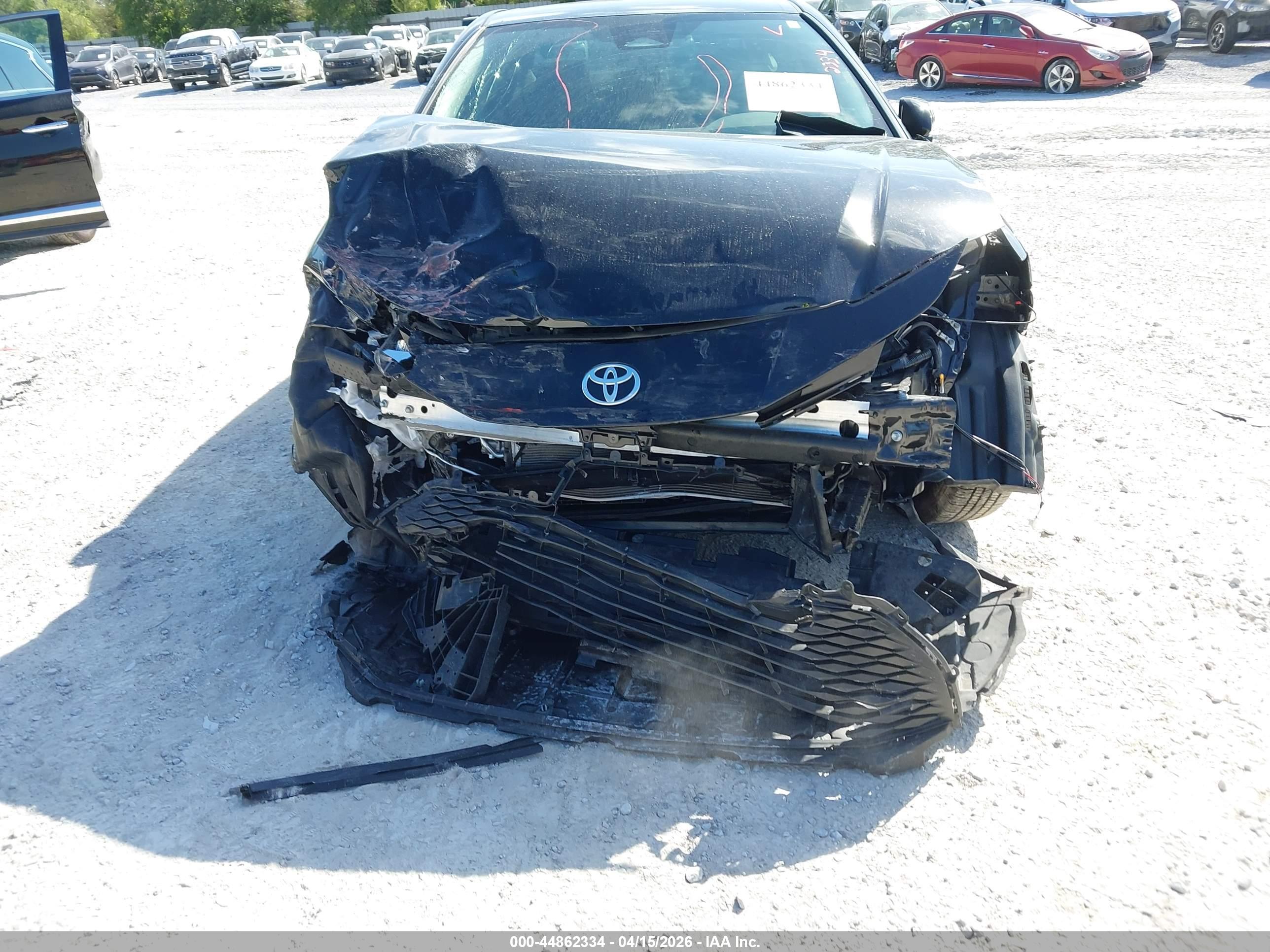 TOYOTA CAMRY image 6