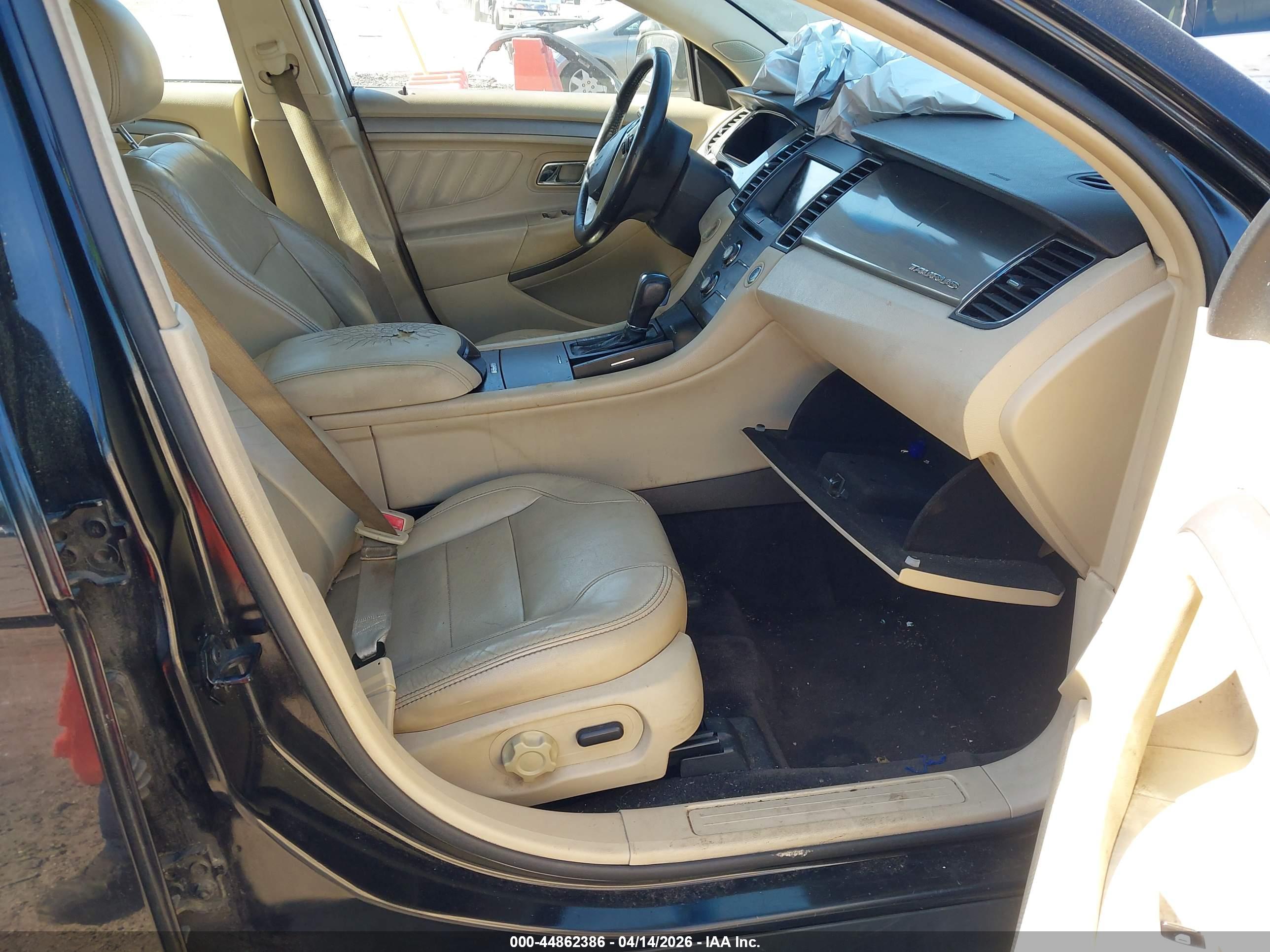 FORD TAURUS image 5