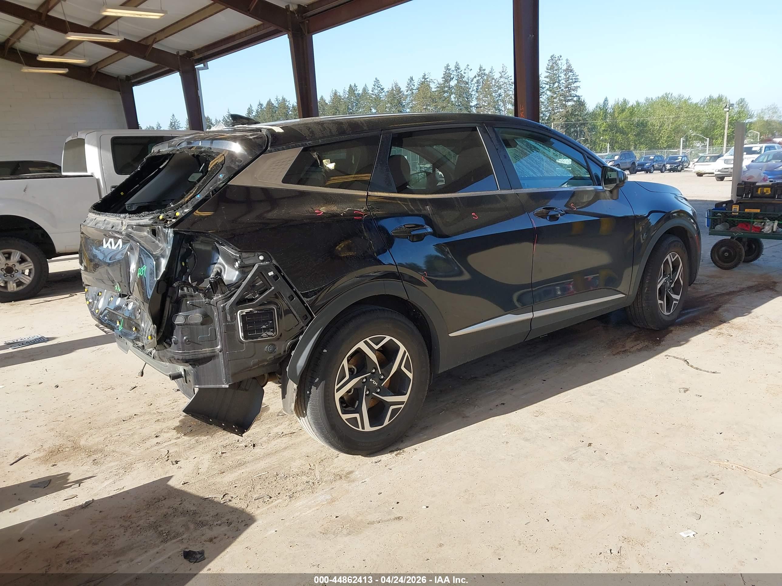 KIA SPORTAGE image 4