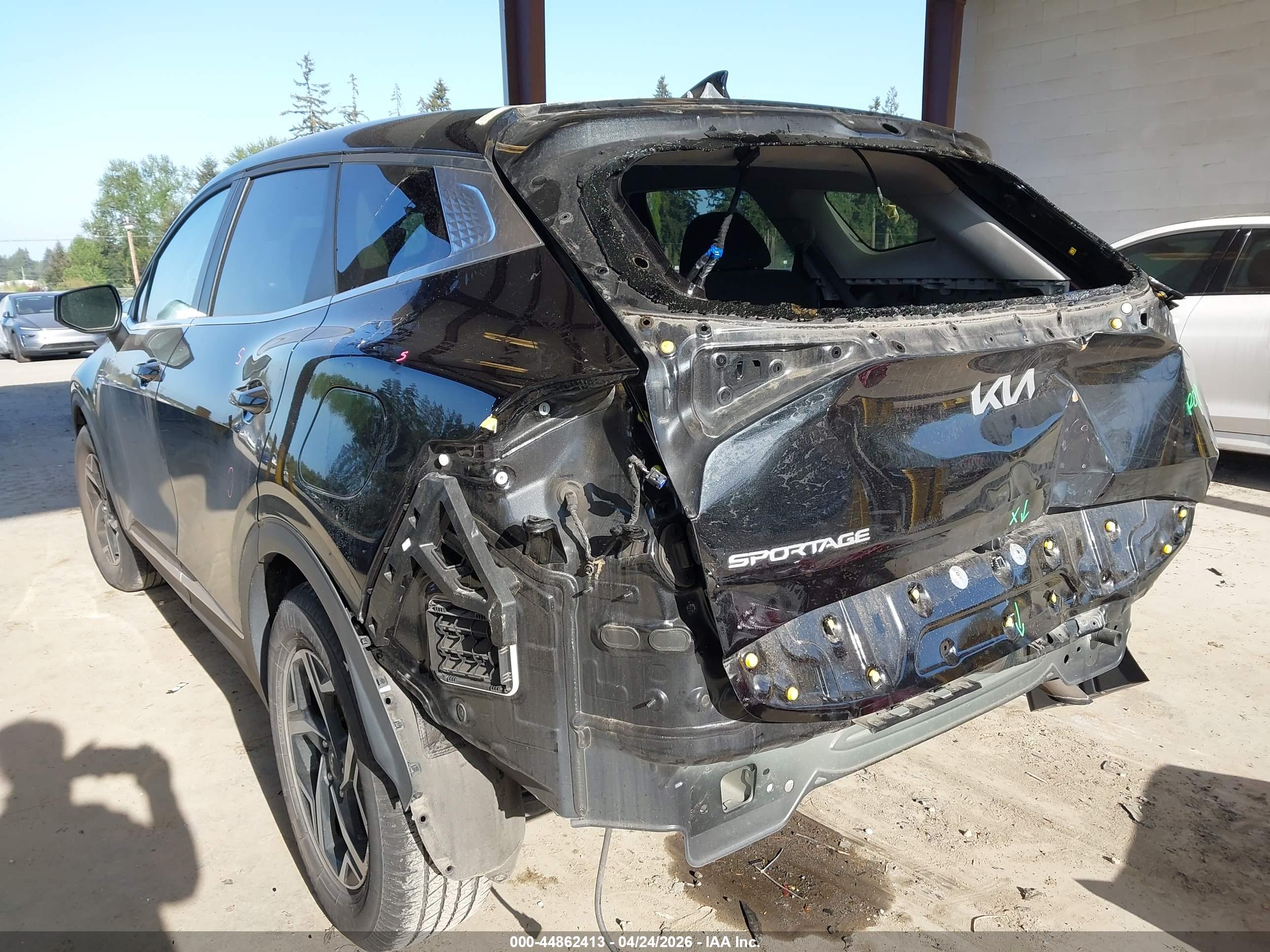 KIA SPORTAGE image 6