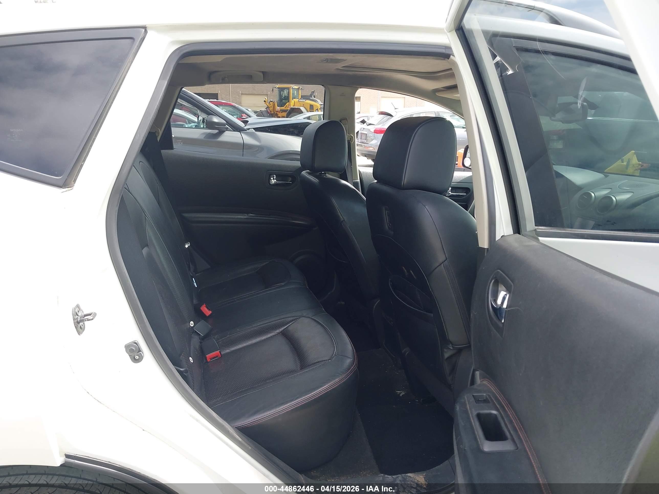 NISSAN ROGUE image 8