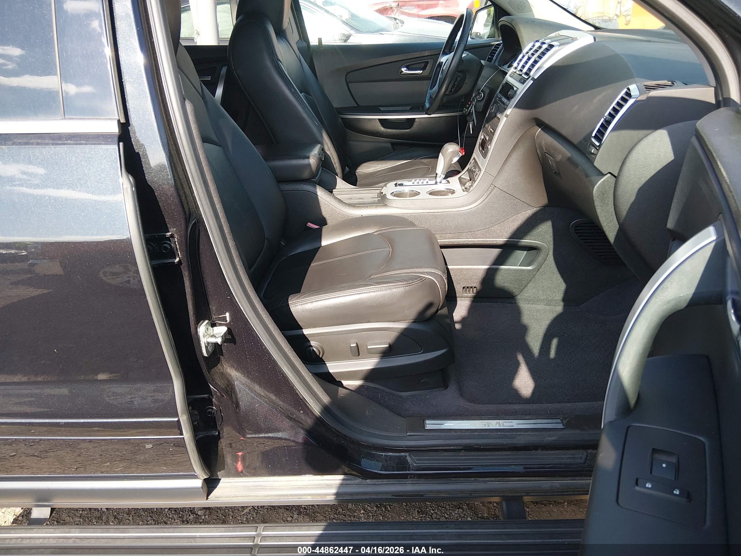 GMC ACADIA image 5