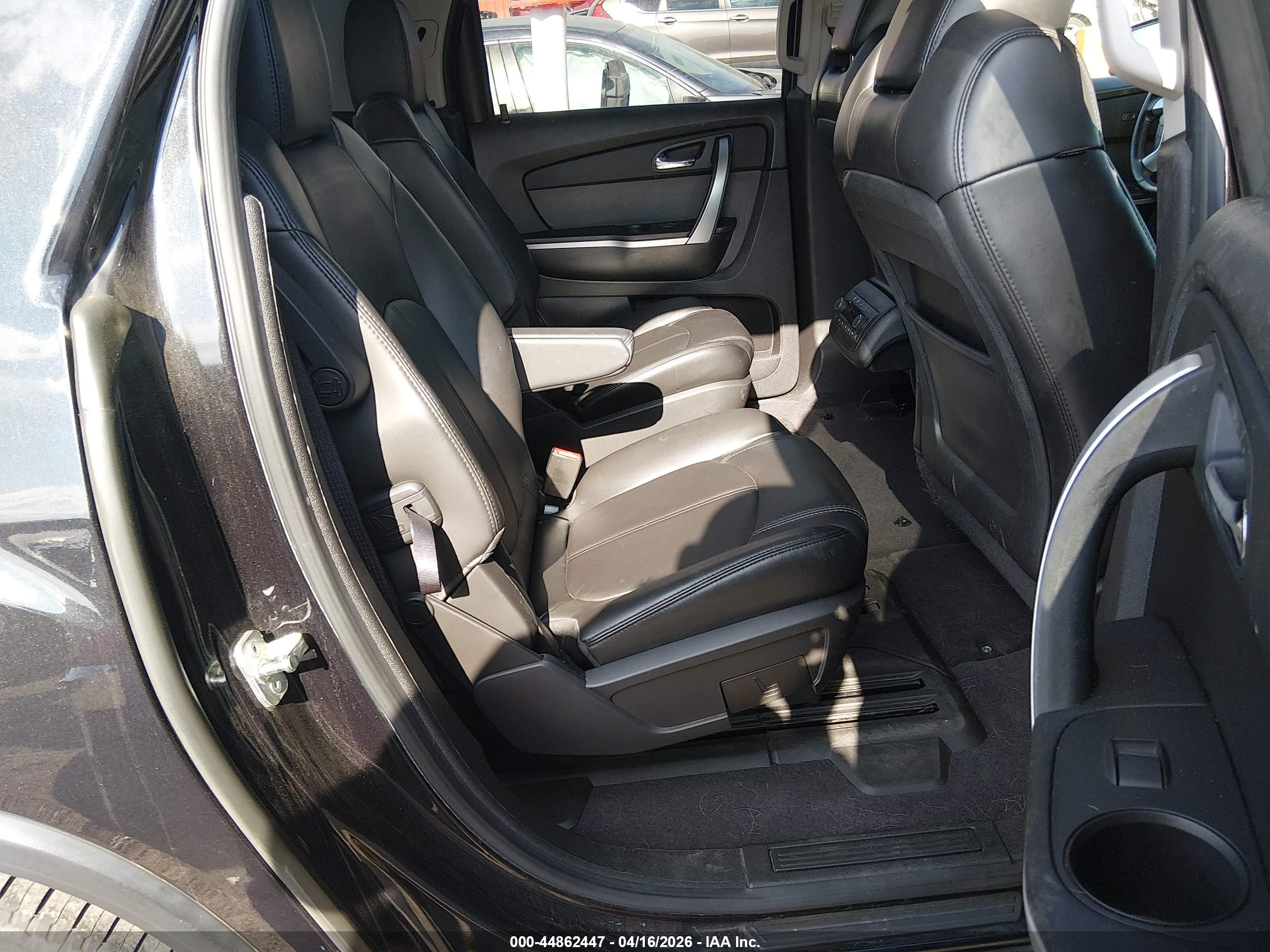 GMC ACADIA image 8