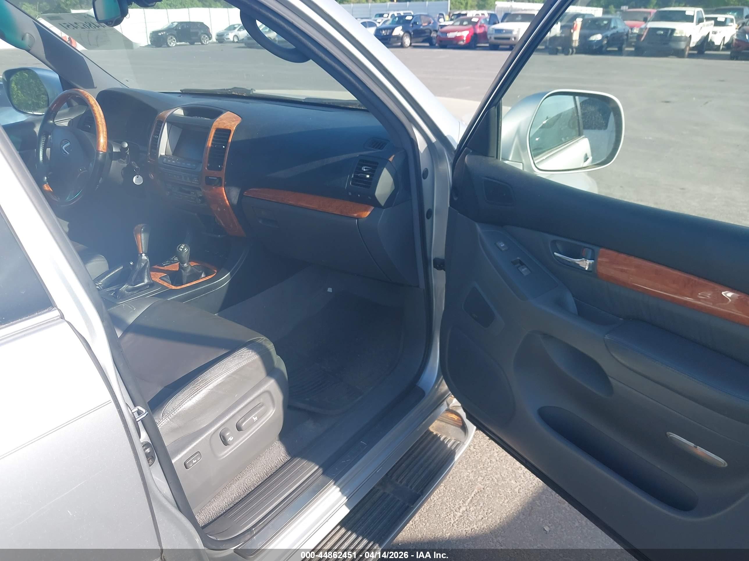 LEXUS GX image 5