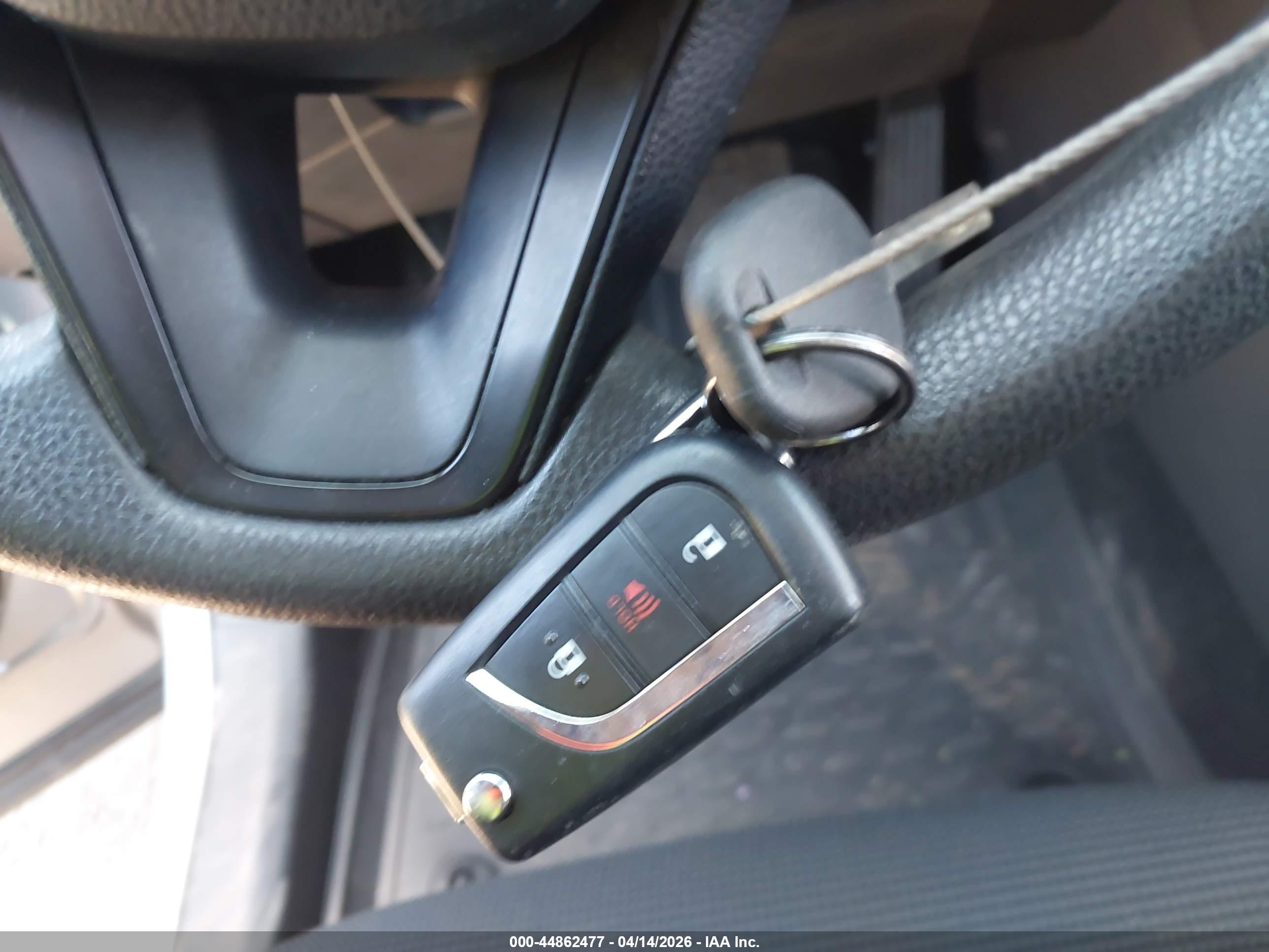 TOYOTA RAV4 image 11