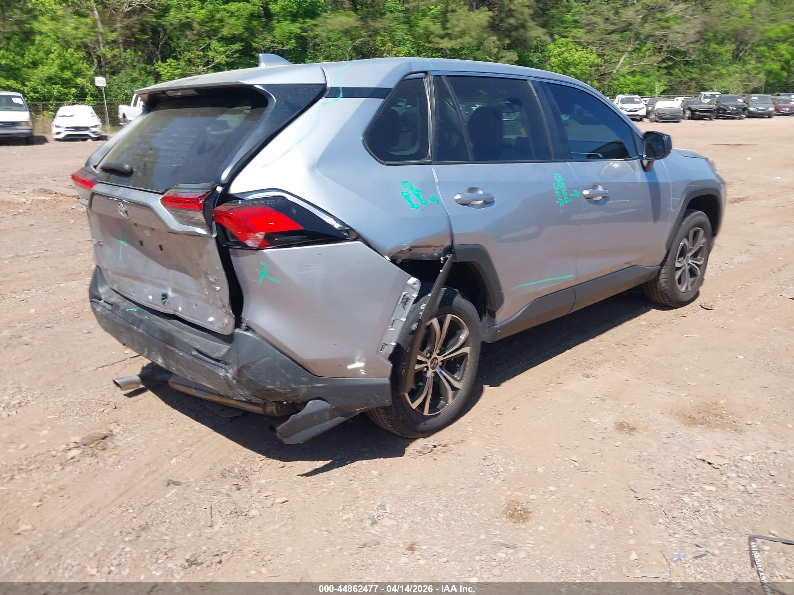 TOYOTA RAV4 image 4