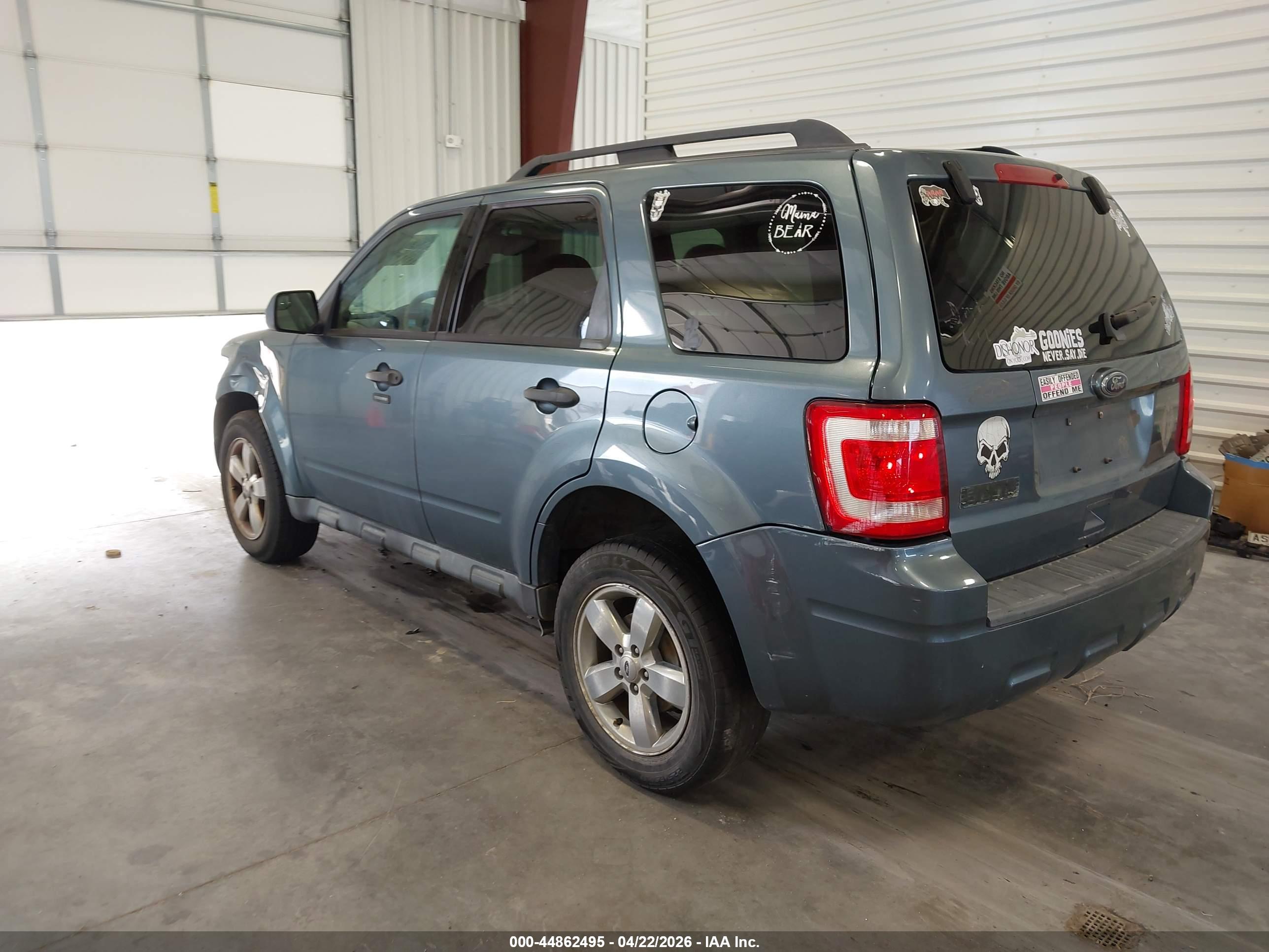 FORD ESCAPE image 3