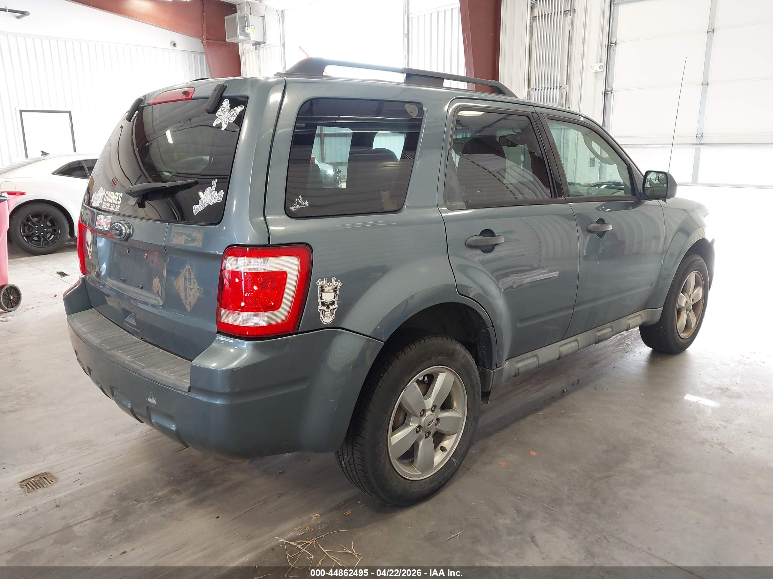FORD ESCAPE image 4