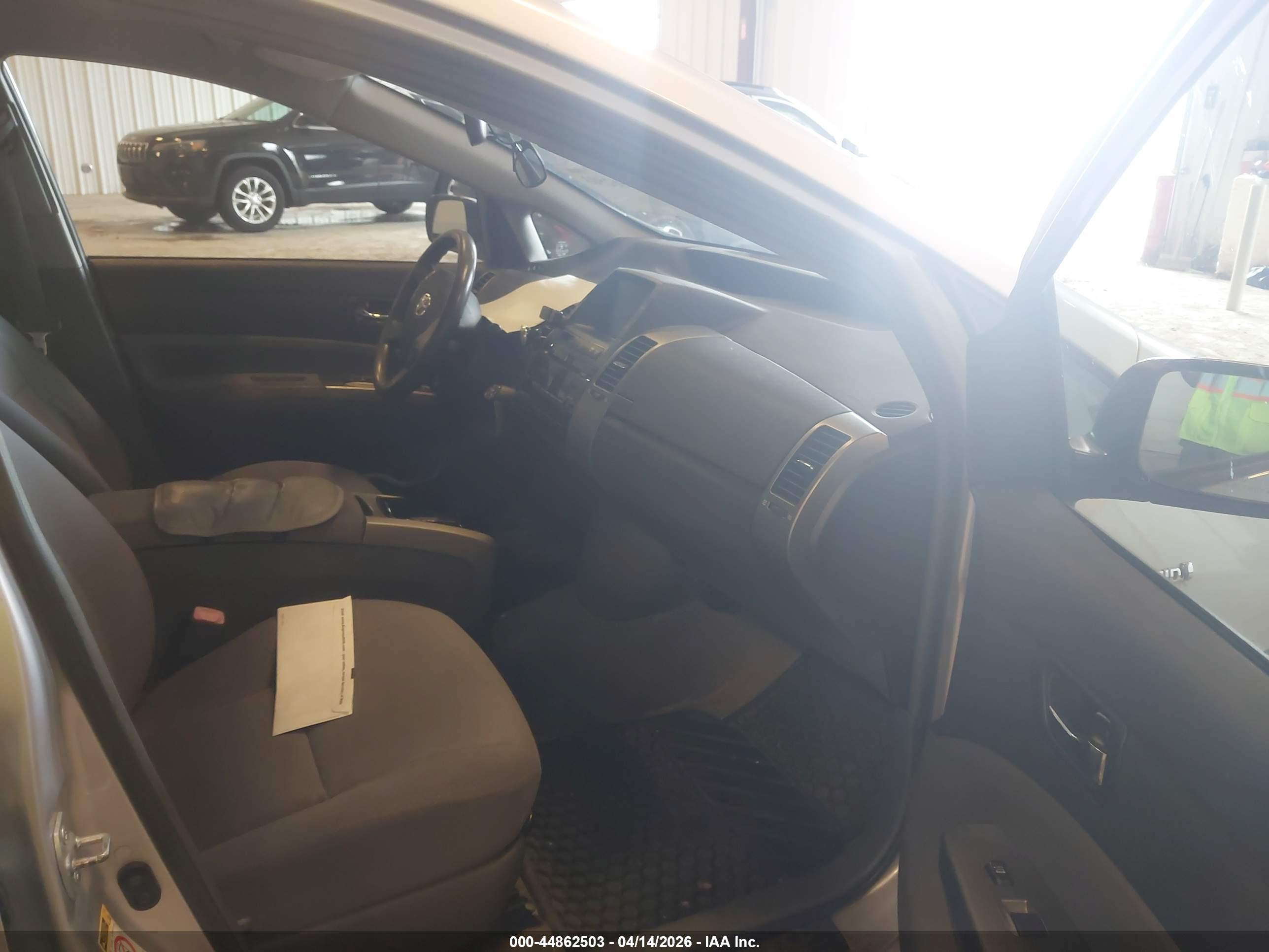 TOYOTA PRIUS image 5