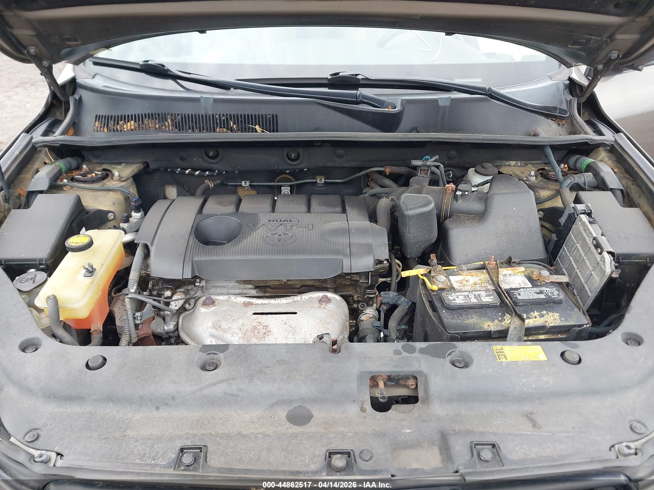 TOYOTA RAV4 image 10