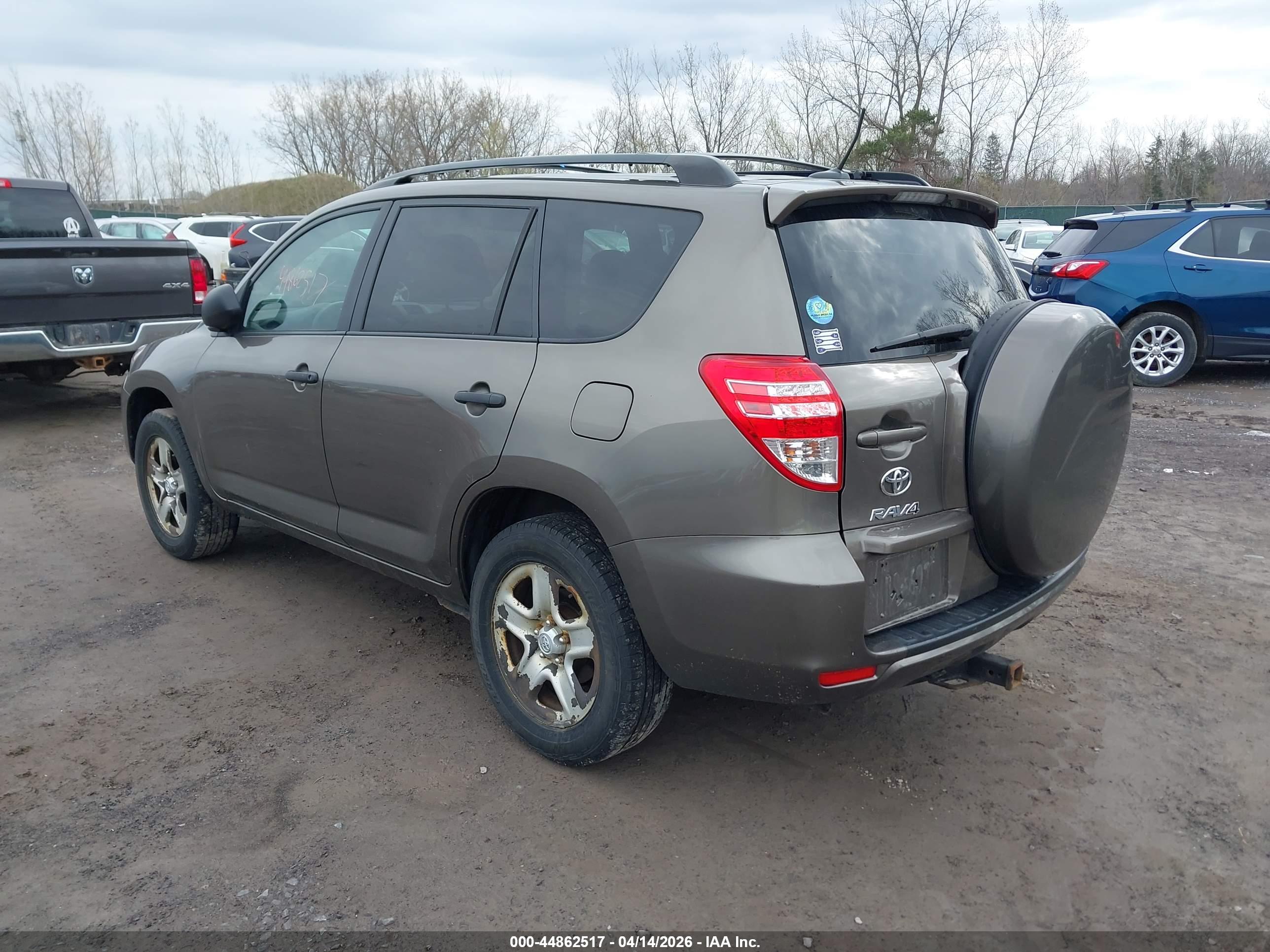 TOYOTA RAV4 image 3