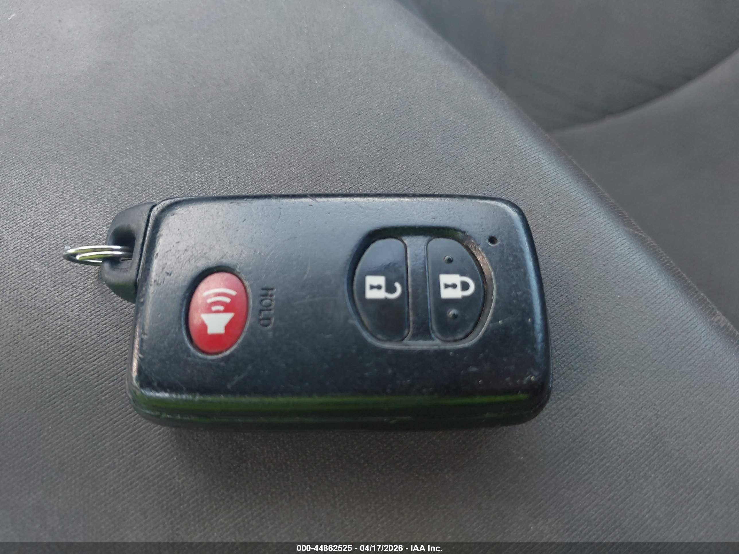 TOYOTA PRIUS image 11