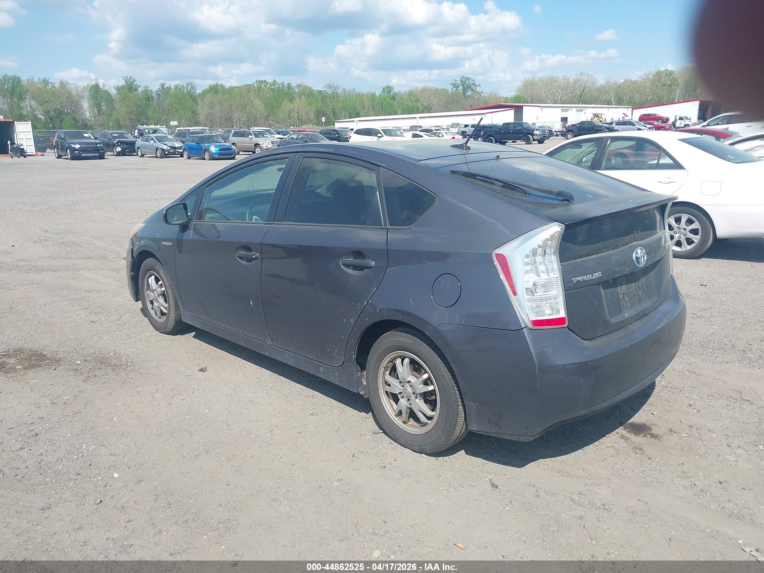 TOYOTA PRIUS image 3