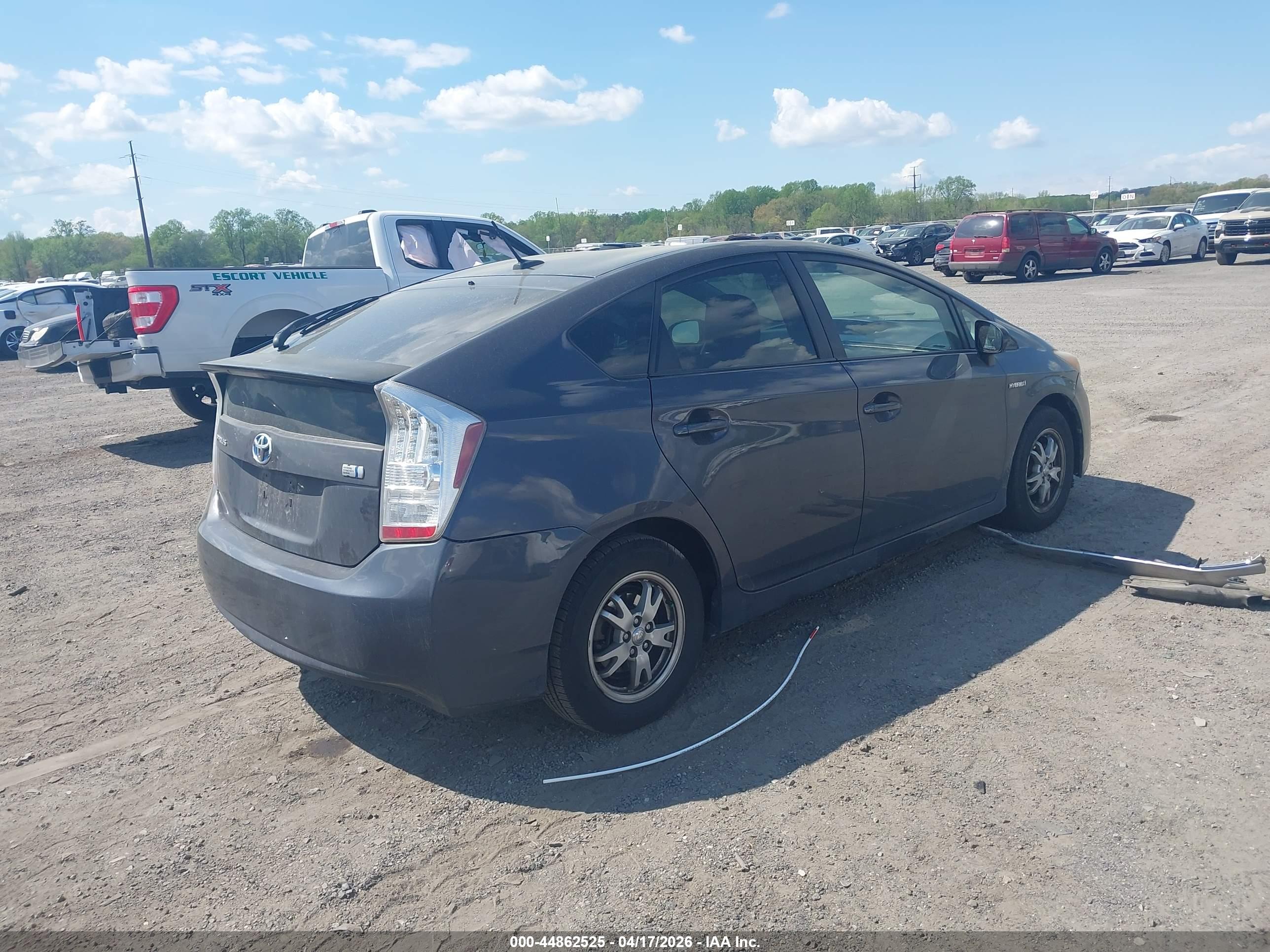 TOYOTA PRIUS image 4