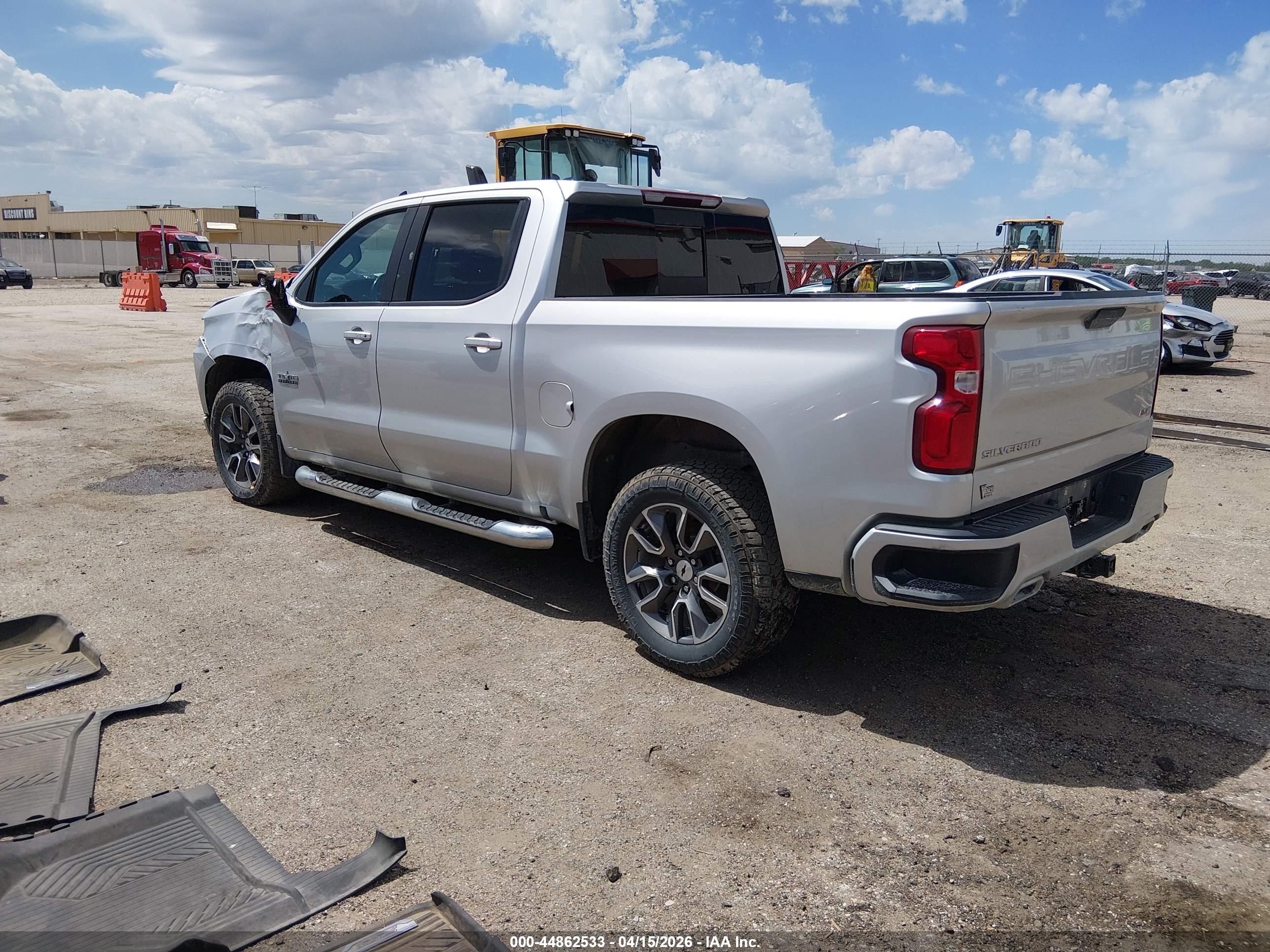 CHEVROLET SILVERADO image 3